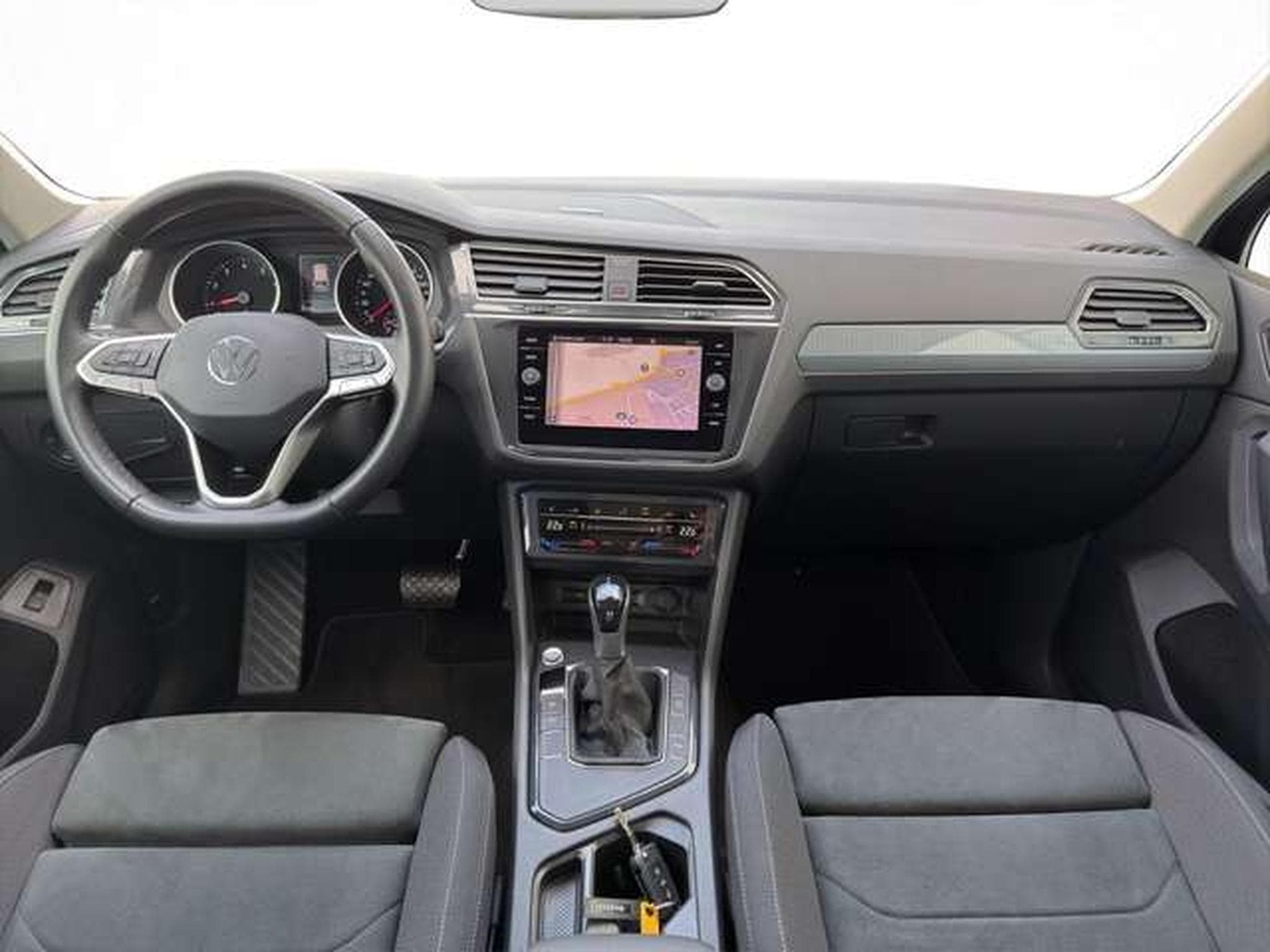 VW Tiguan Life 1.5 DSG/ACC/Kessy/Navi/AHK (2023) - Photo 15
