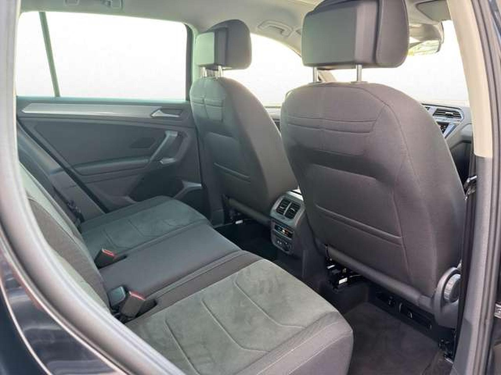 VW Tiguan Life 1.5 DSG/ACC/Kessy/Navi/AHK (2023) - Photo 18