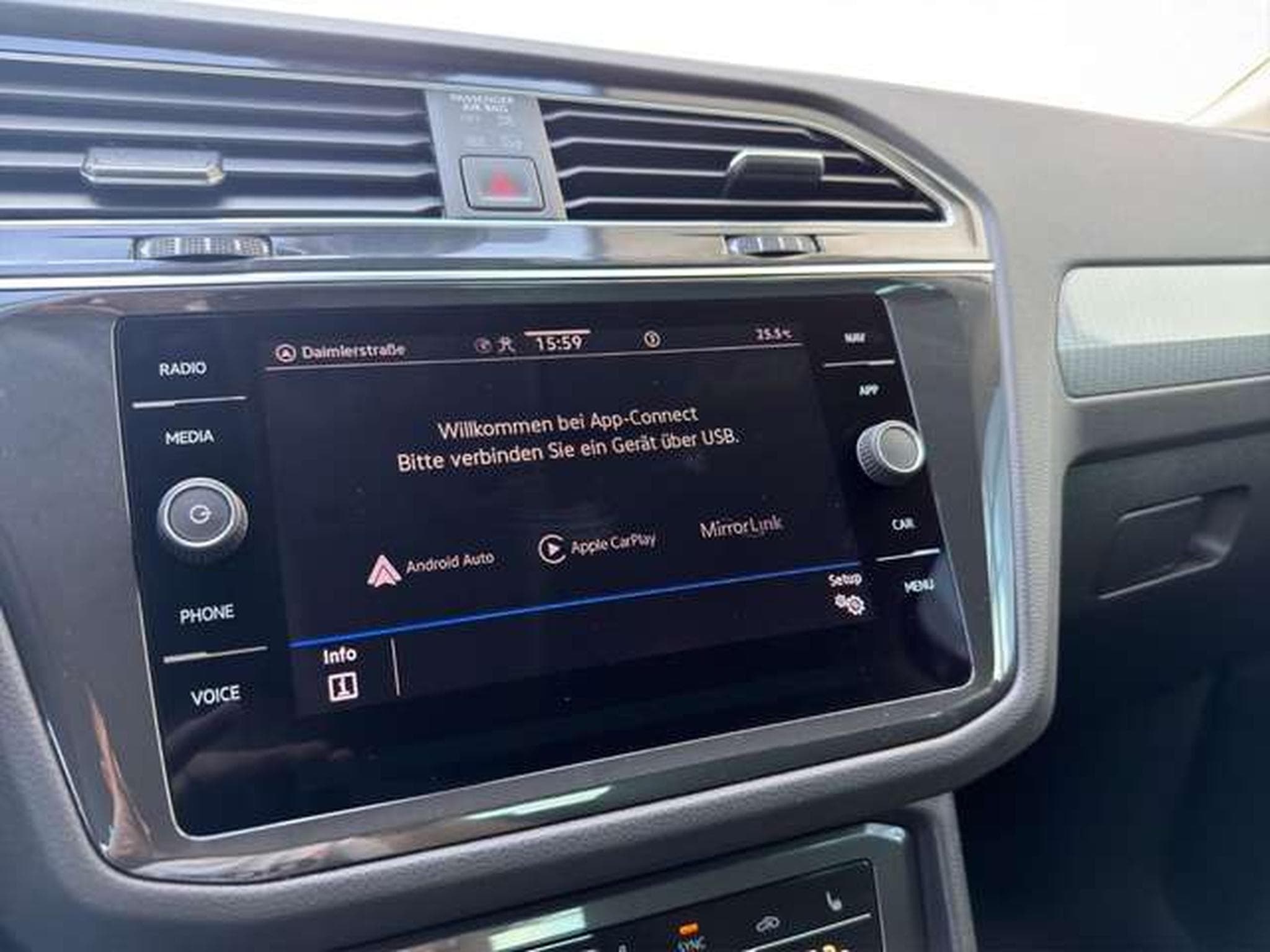VW Tiguan Life 1.5 DSG/ACC/Kessy/Navi/AHK (2023) - Photo 23