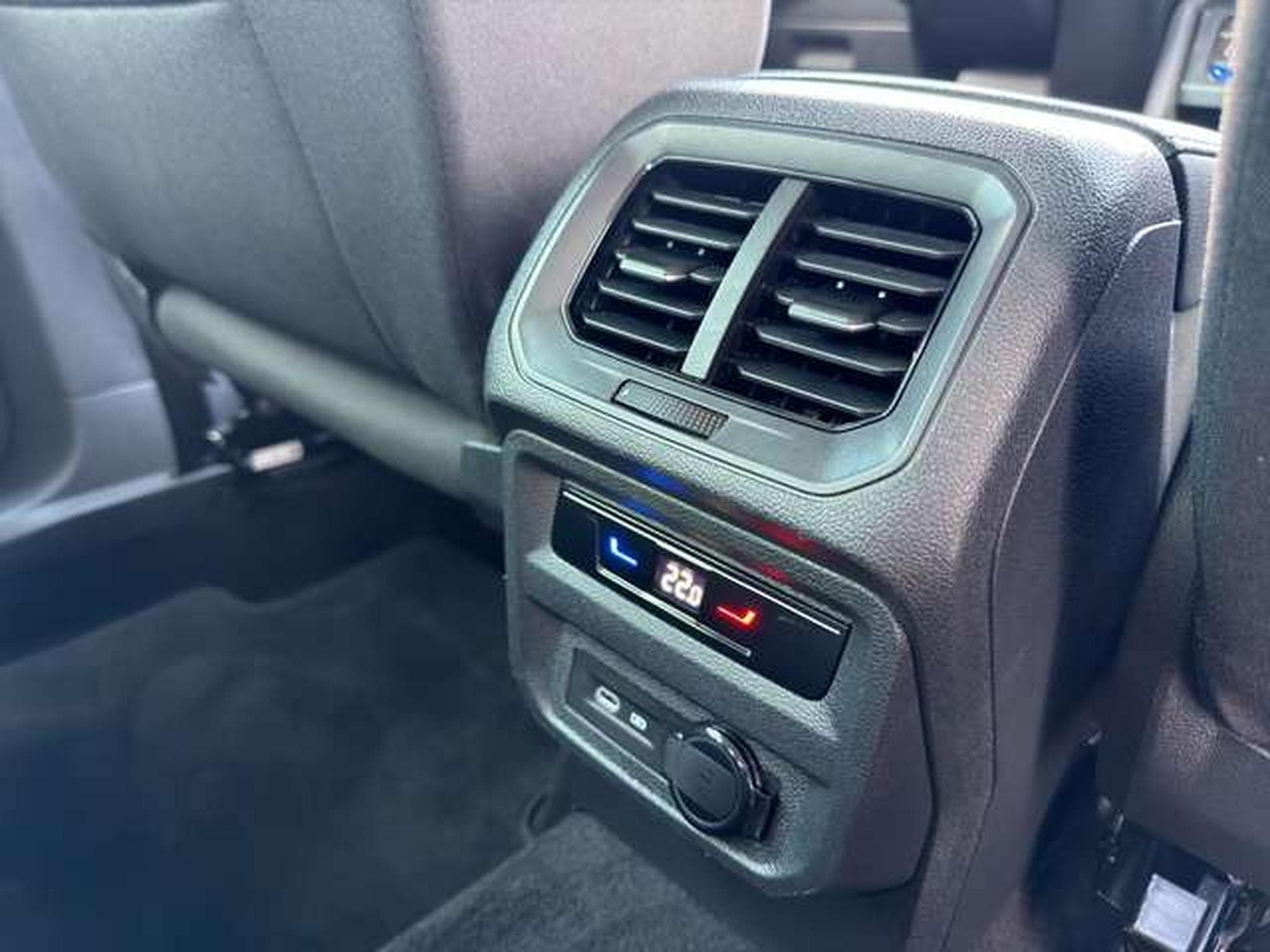 VW Tiguan Life 1.5 DSG/ACC/Kessy/Navi/AHK (2023) - Photo 25