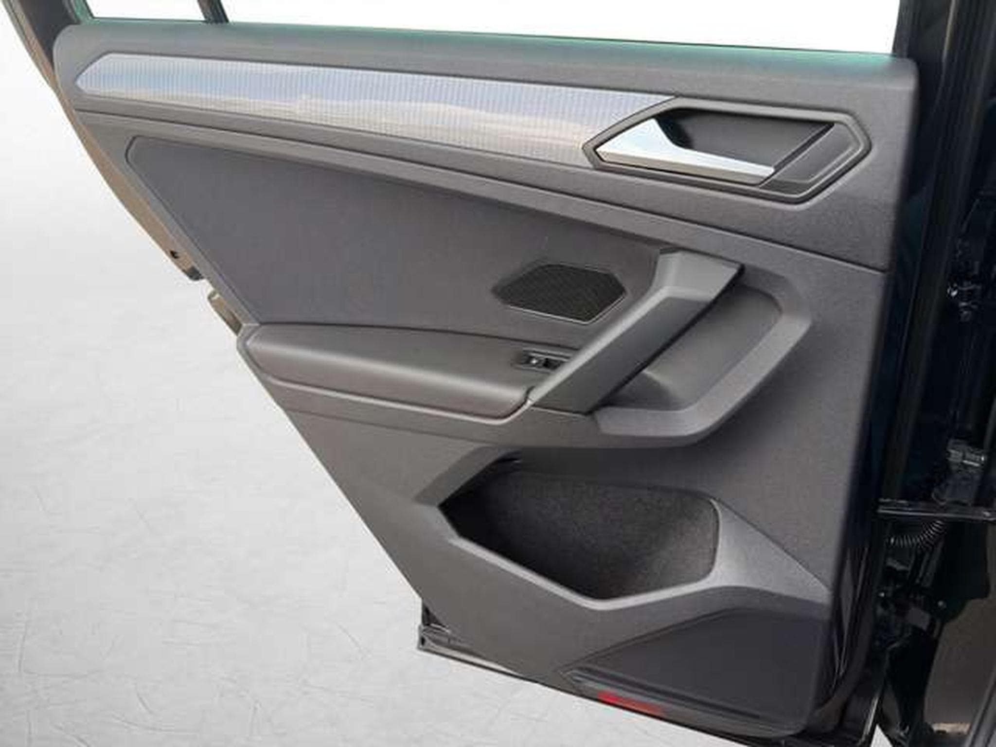 VW Tiguan Life 1.5 DSG/ACC/Kessy/Navi/AHK (2023) - Photo 29