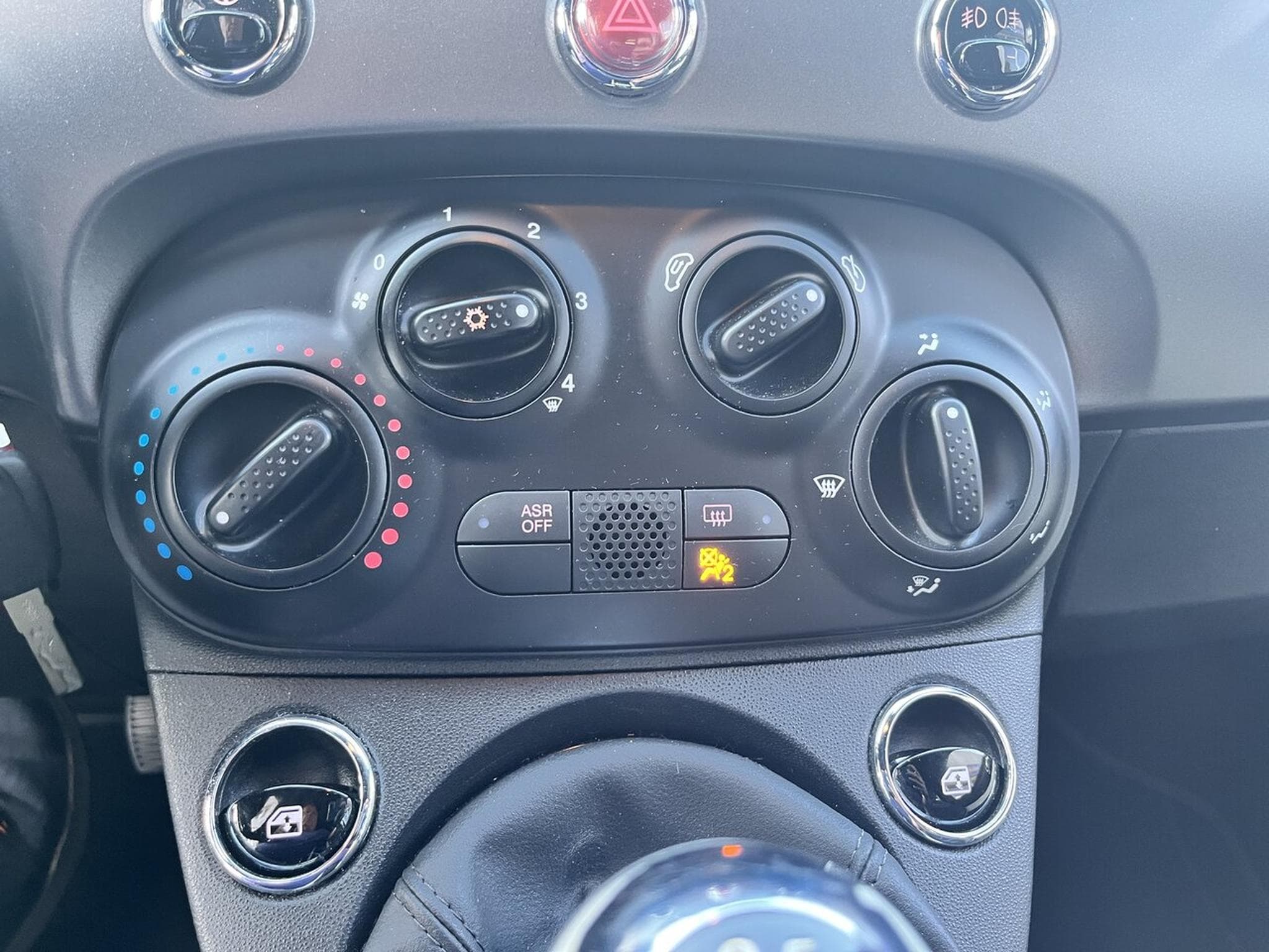 Fiat 500 1200 essence 70 ch - Finition Sort (2018) - Photo 8