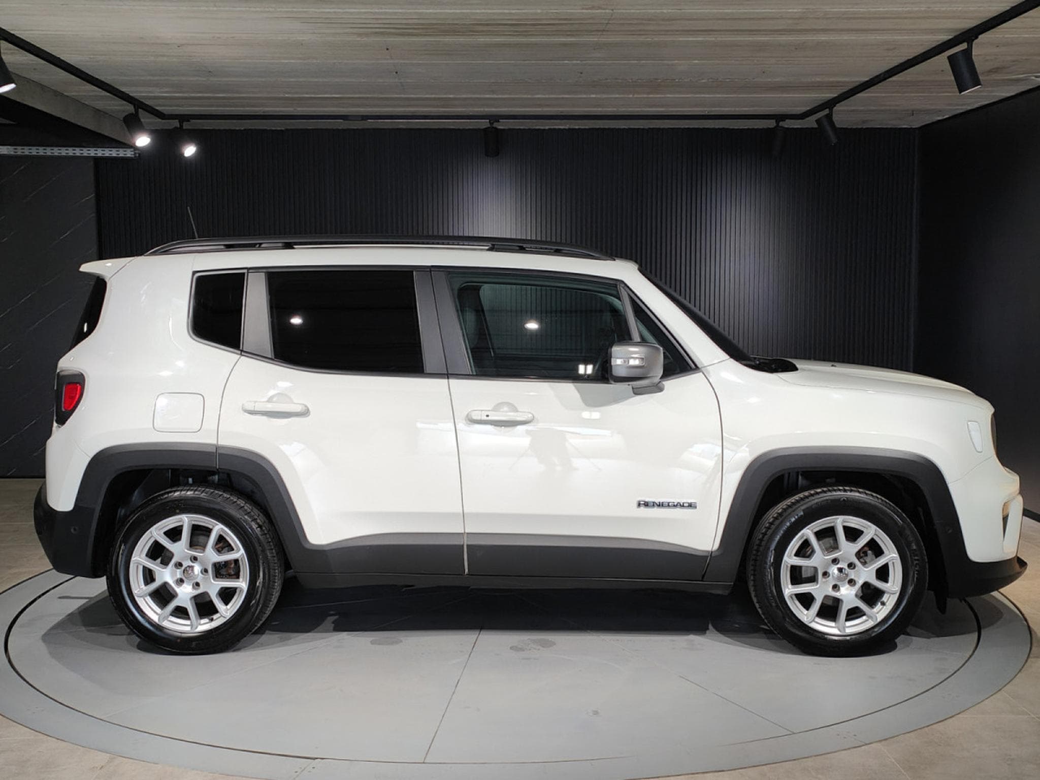 Jeep Renegade 1.0 T3 LIMITED CARPLAY GPS CAMERA INTERIEUR CUIR (2021) - Foto 2