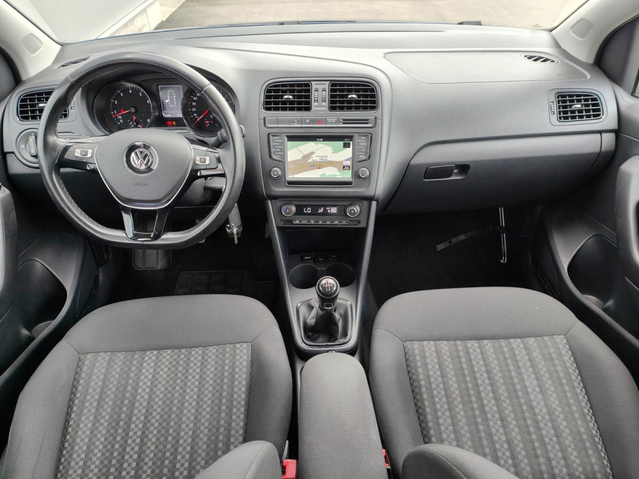 VW Polo 1.2 TSI CLIM AUTO GPS BLUETOOTH (2015) - Photo 9