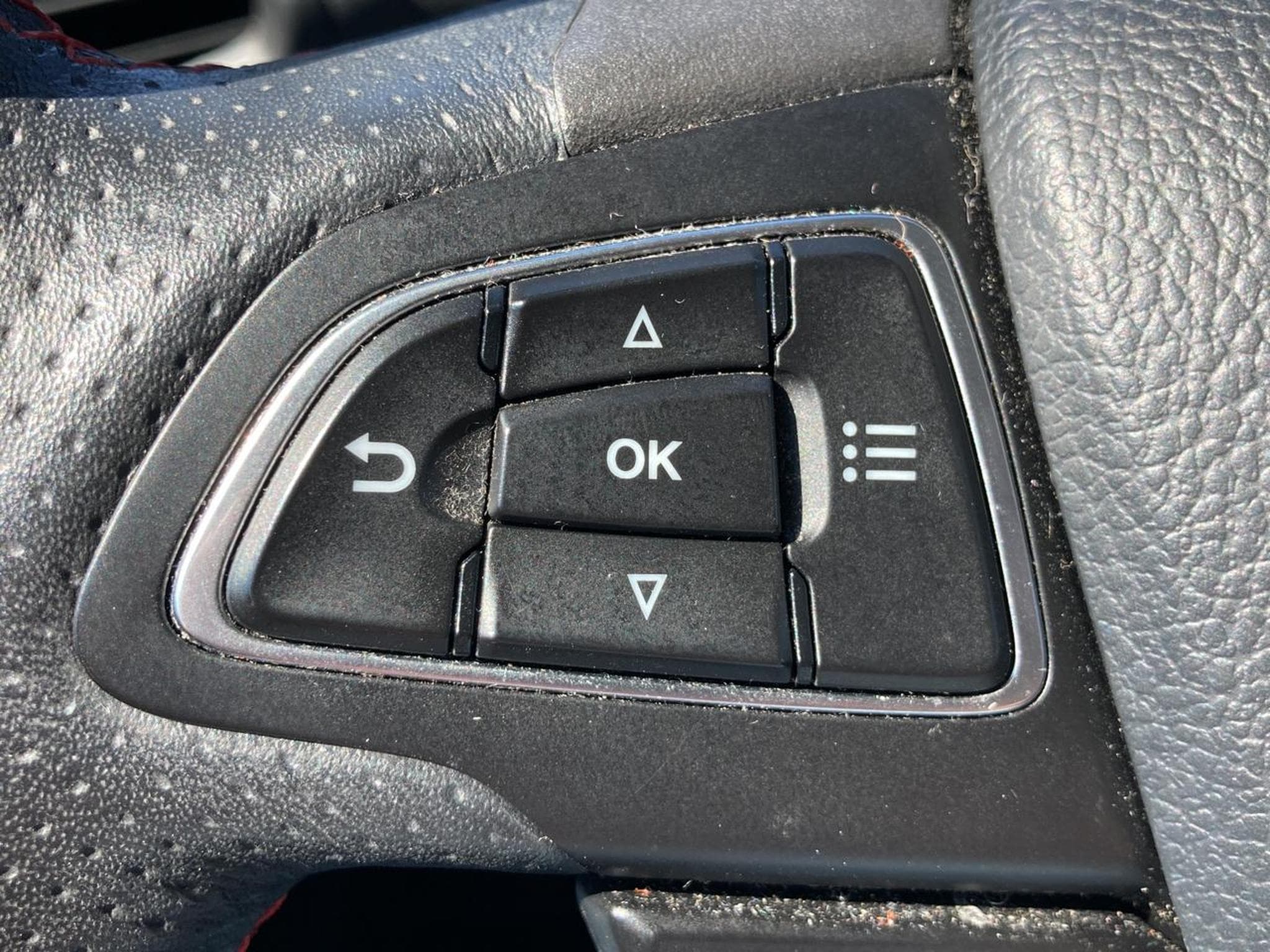 Ford ECOSPORT 1.0 ECOBOOST 125 ST-LINE (2019) - Photo 17