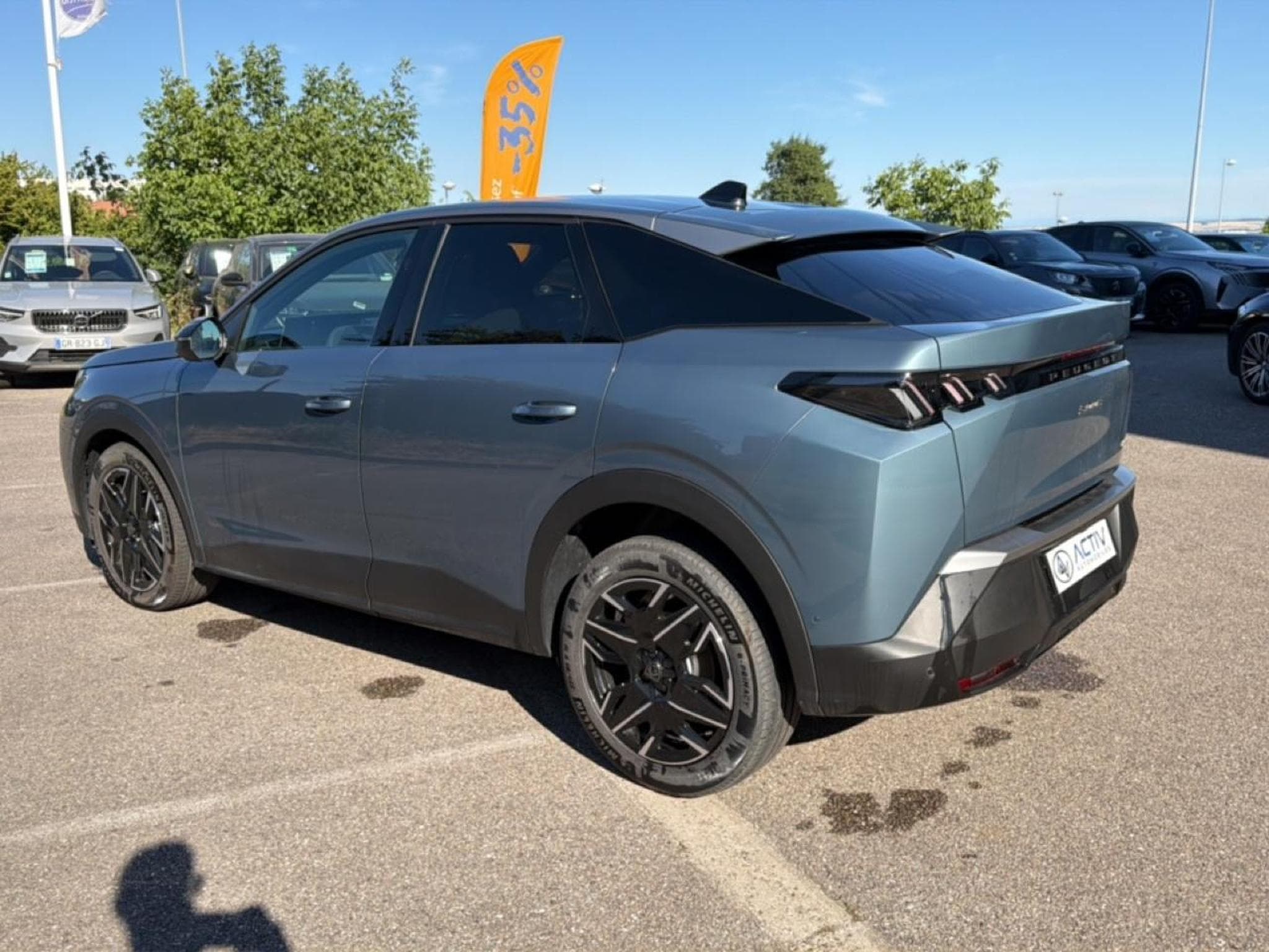 Peugeot 3008 1.2 HYBRID 145 ALLURE E-DCS6 (2025) - Photo 6