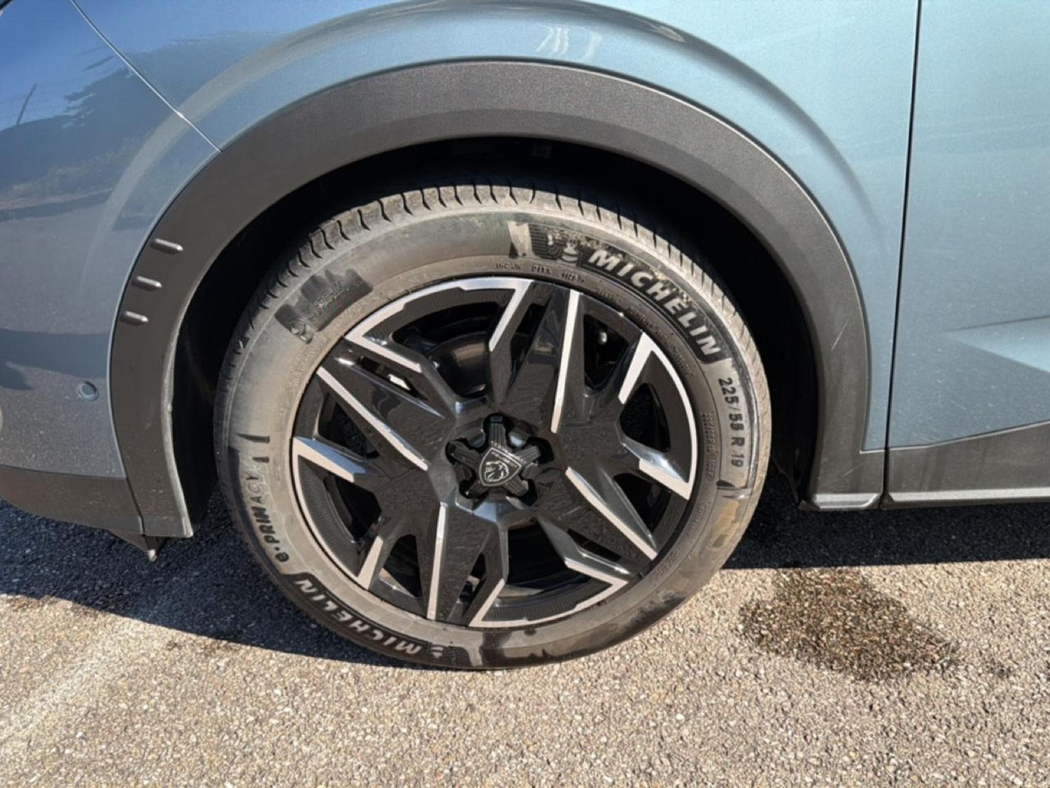 Peugeot 3008 1.2 HYBRID 145 ALLURE E-DCS6 (2025) - Photo 8