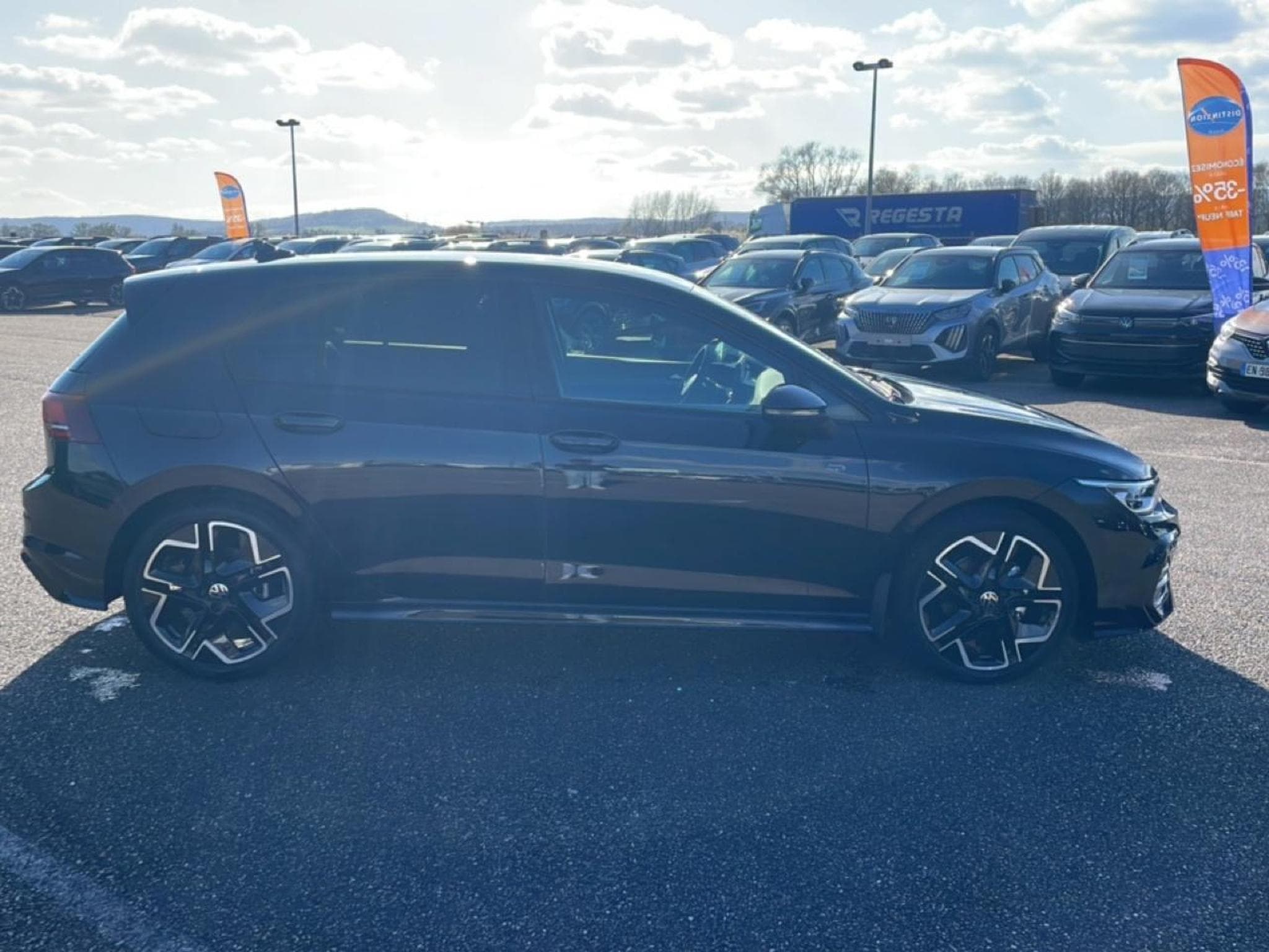 VW GOLF VIII 1.5 ETSI EVO2 150 R-LINE DSG7 (2026) - Photo 4