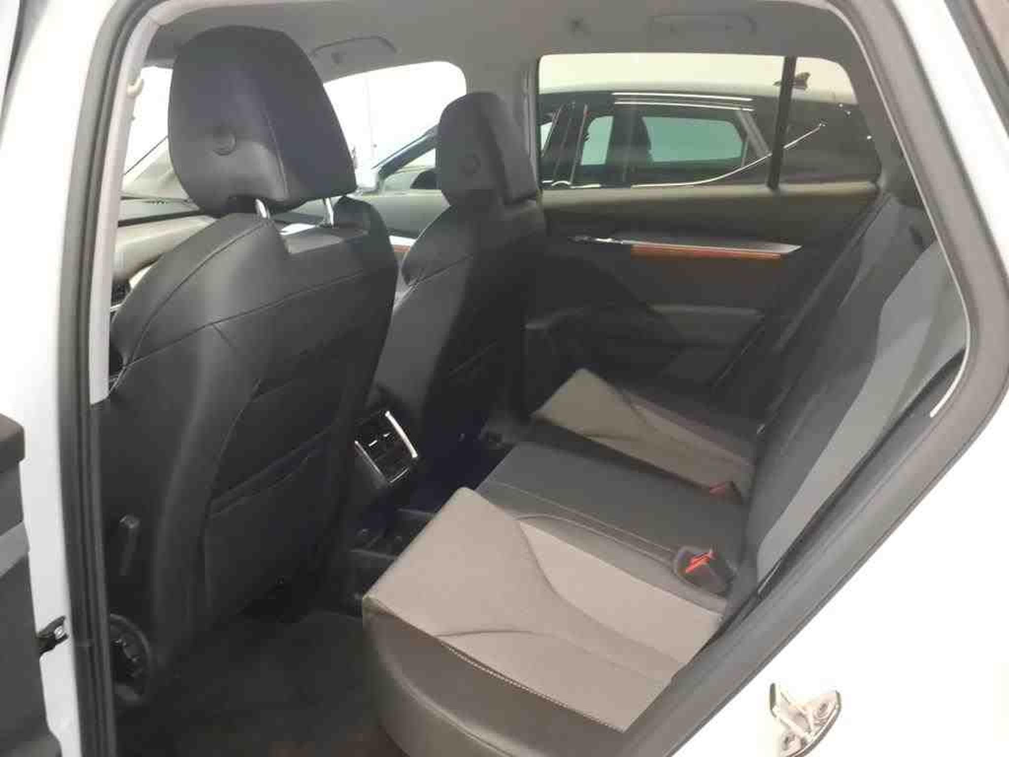 Skoda Enyaq iV 85X AWD (2025) - Foto 9