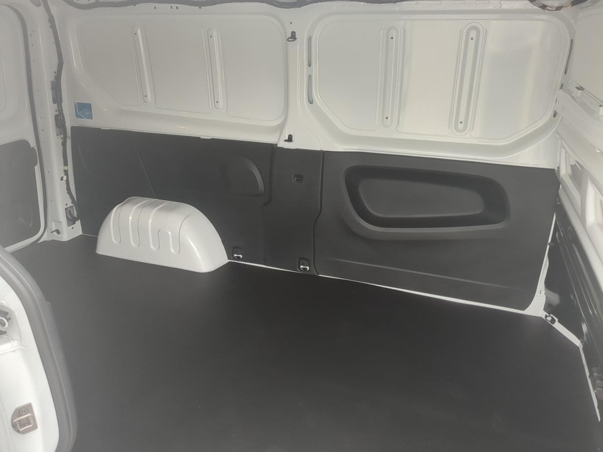 Renault Trafic Extra L2H1 3,0t (2026) - Foto 6