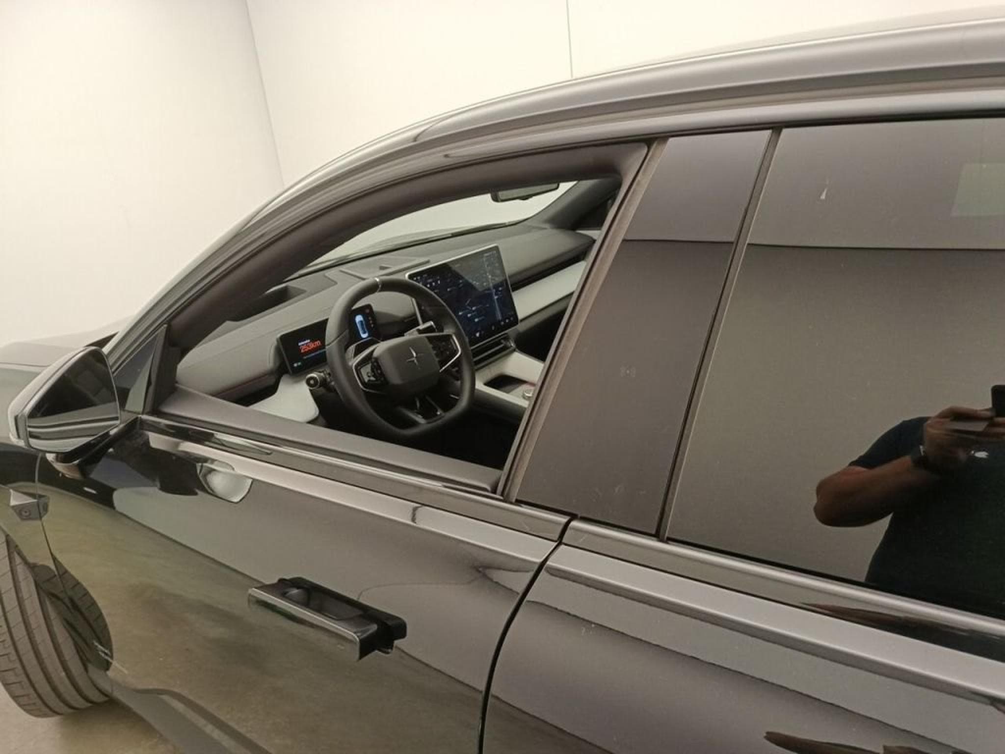 Polestar 4 Prime (2026) - Photo 17