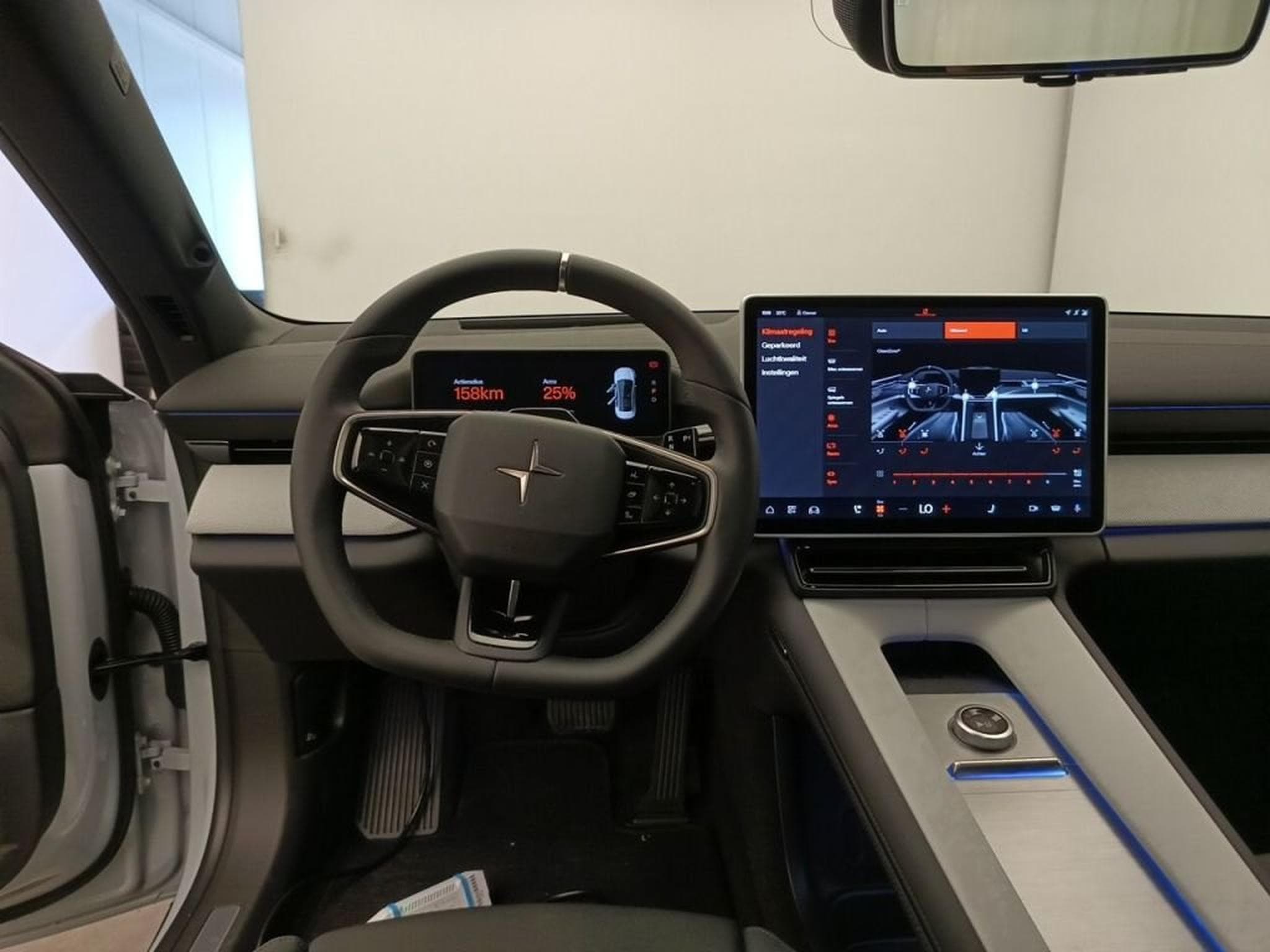 Polestar 4 Prime (2026) - Photo 8