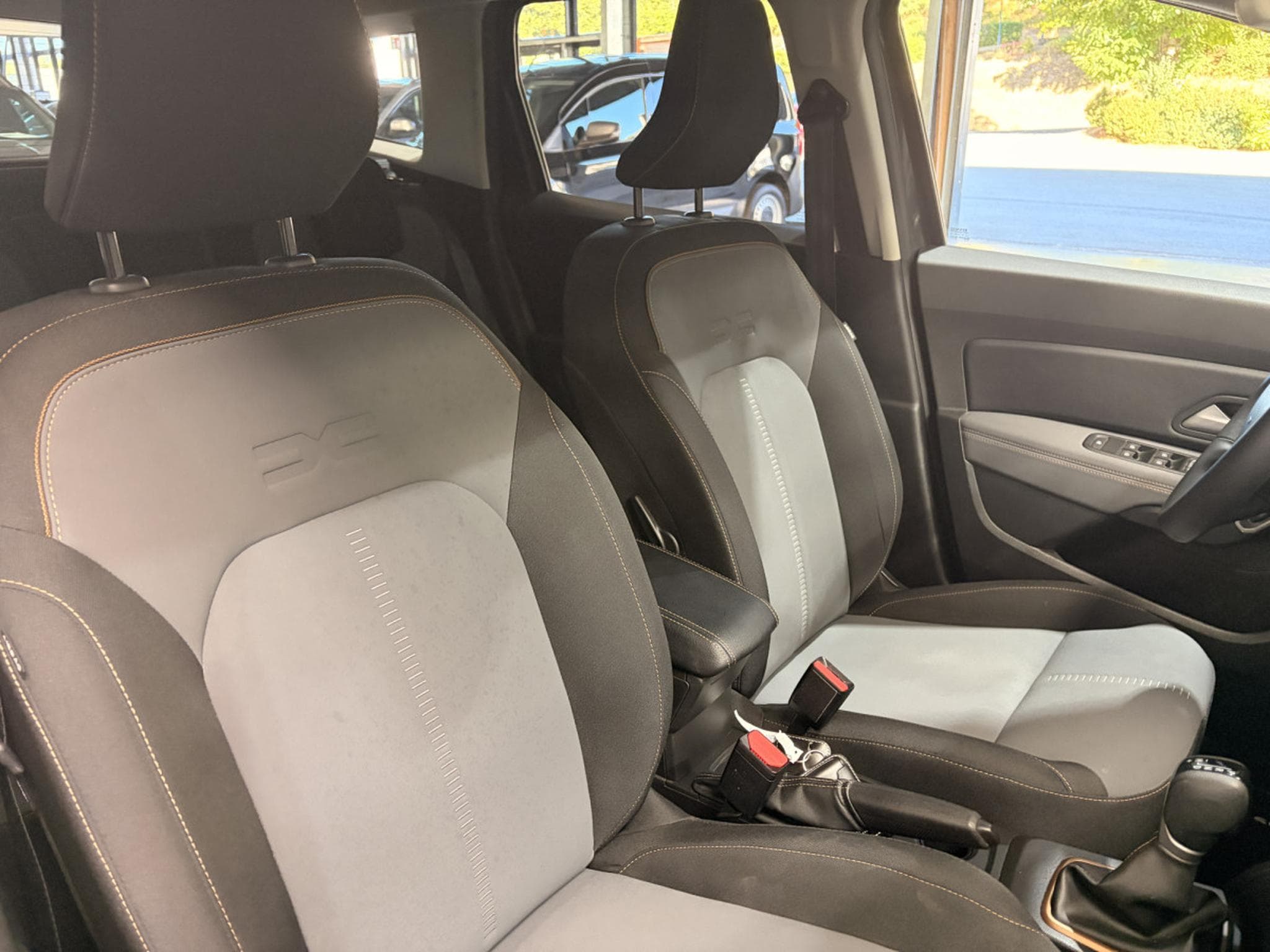 Dacia Duster 1.3 TCe Extreme 150HP (2024) - Photo 11
