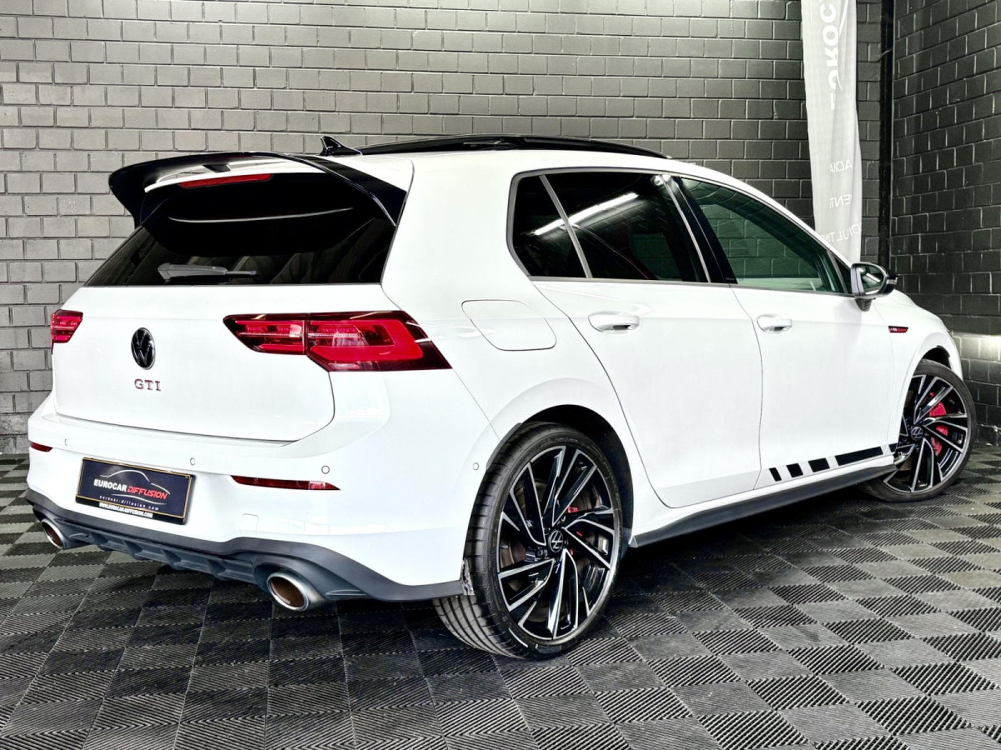 VW Golf GTI Clubsport 2.0 TSI 300CV DSG7 *PANO* MATRIX * HARMAN * CA (2024) - Foto 6