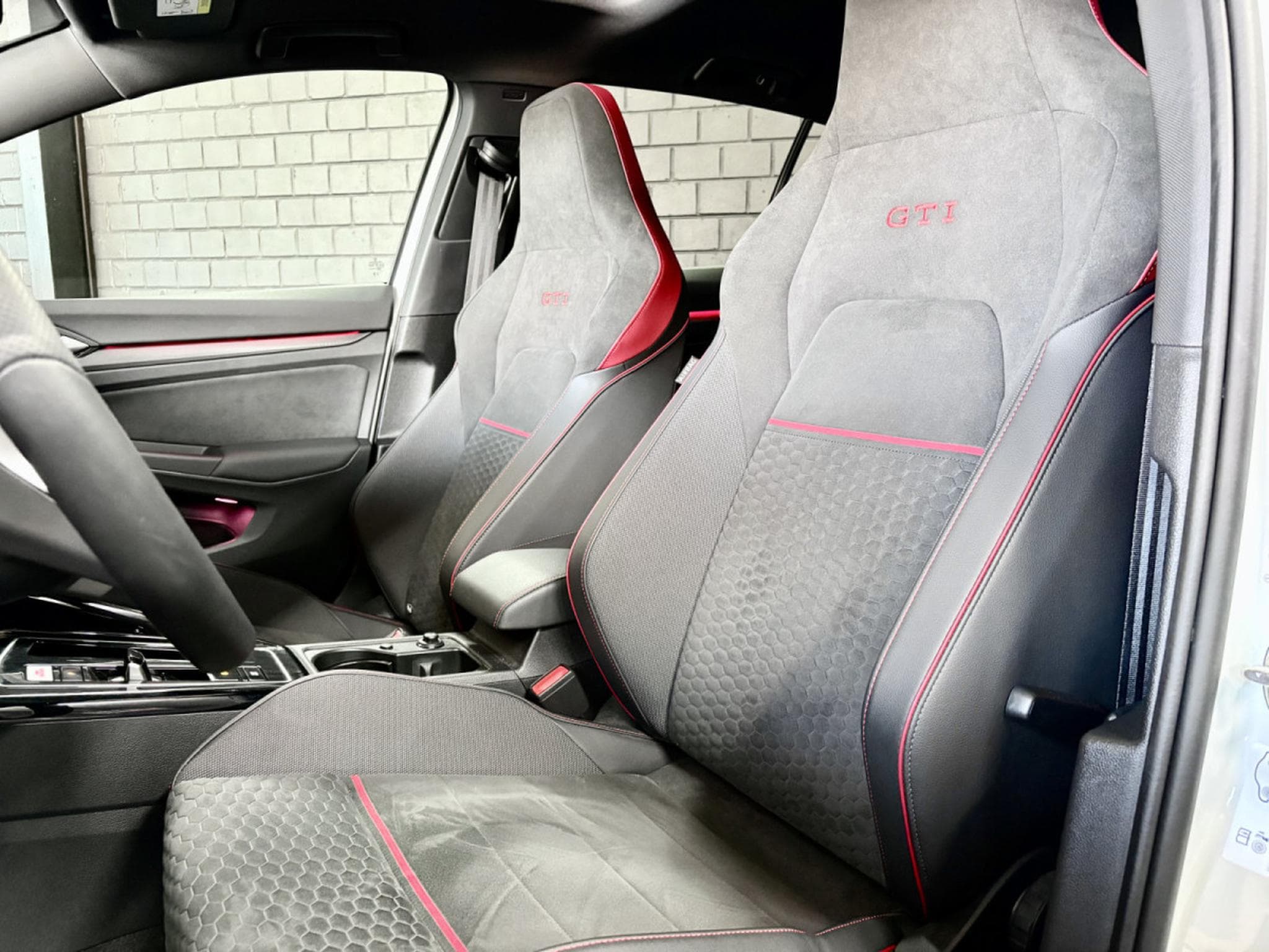 VW Golf GTI Clubsport 2.0 TSI 300CV DSG7 *PANO* MATRIX * HARMAN * CA (2024) - Foto 7