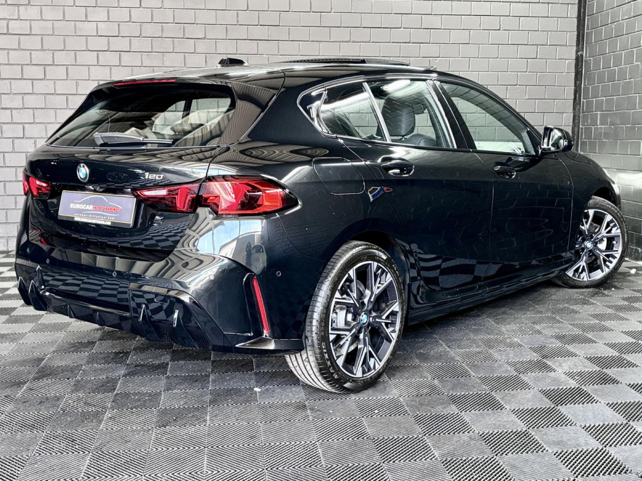 BMW 120 120iA M-Sport 170CV (F70) *PANO*Sièges Chauffants*Shadow Lin (2025) - Foto 6