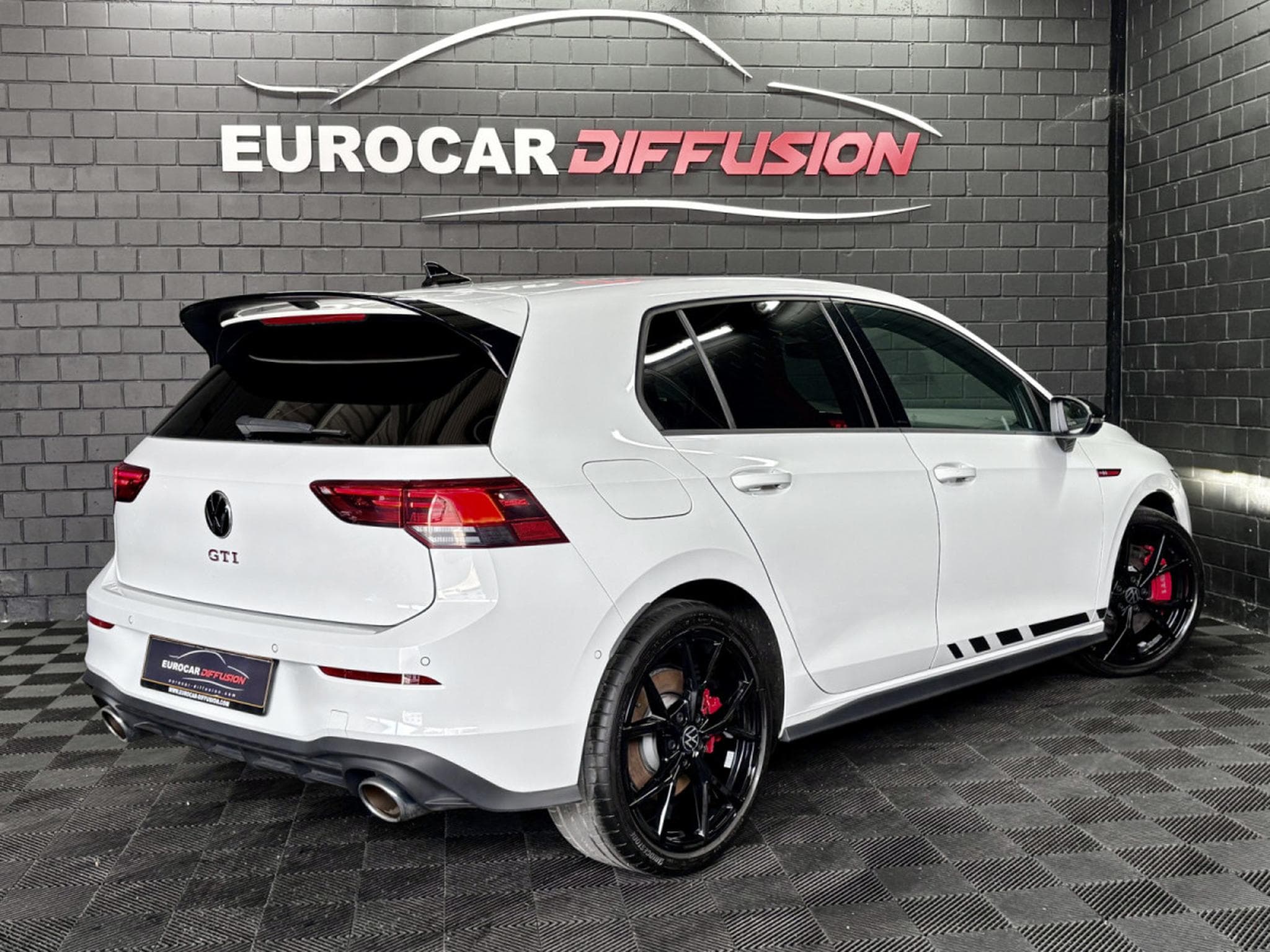 VW Golf GTI Clubsport 2.0 TSI 300 CV DSG7 *ACC* *SIEGES CHAUFF* BLAC (2024) - Foto 5