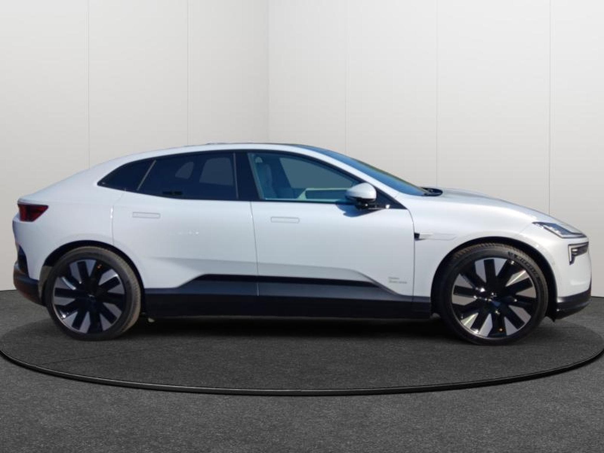 Polestar 4 Long range dual | Plus | Nappa (2024) - Photo 6