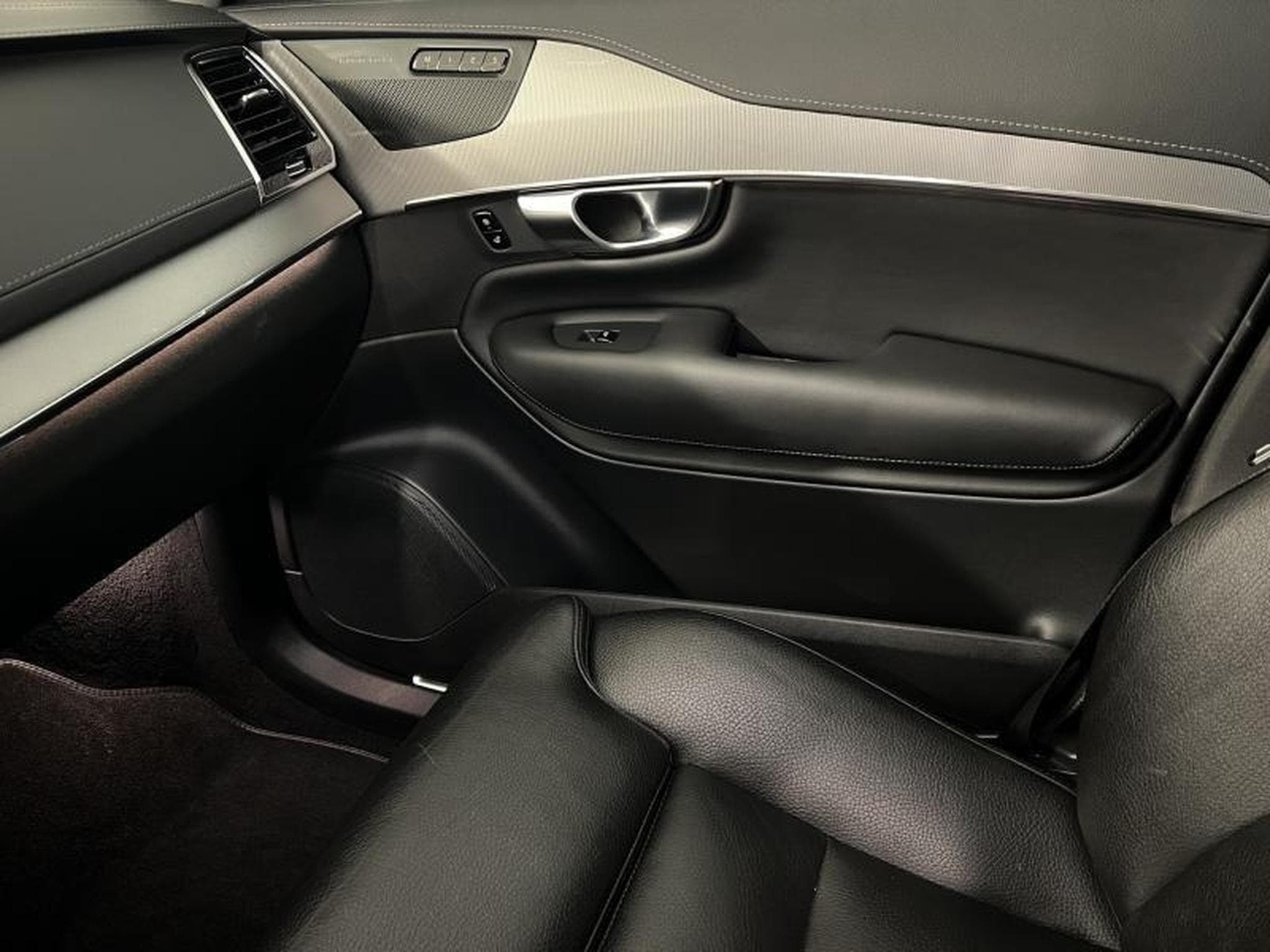 Volvo XC90 Plus Dark (2022) - Photo 12