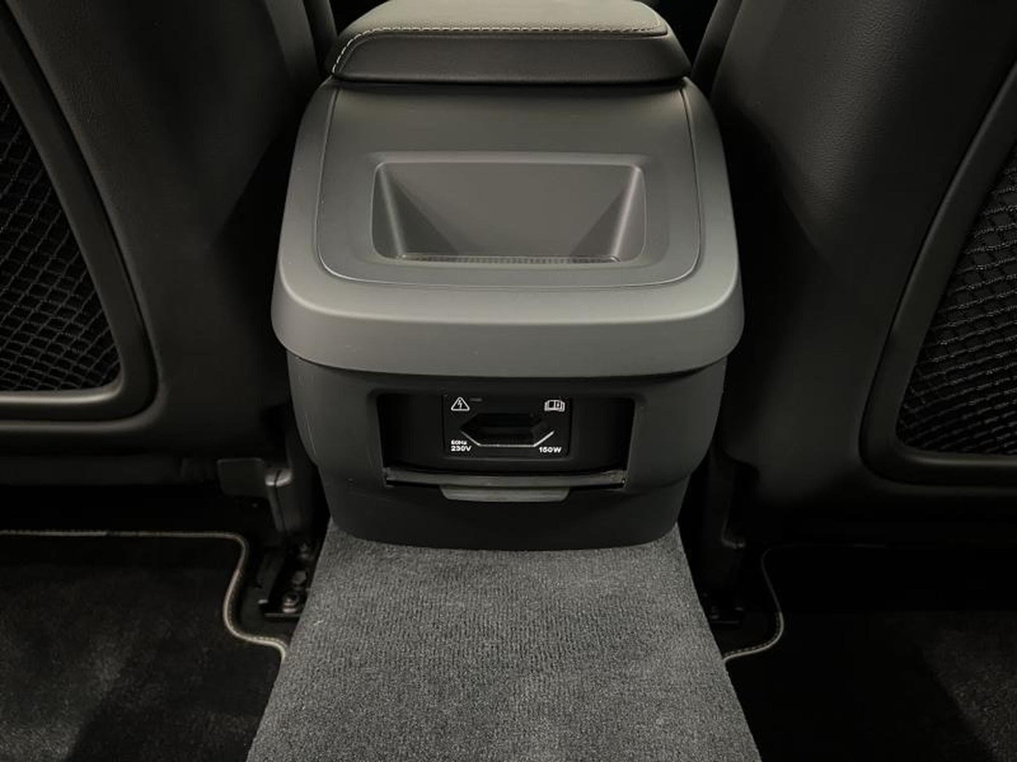 Volvo S60 R-Design (2019) - Photo 16