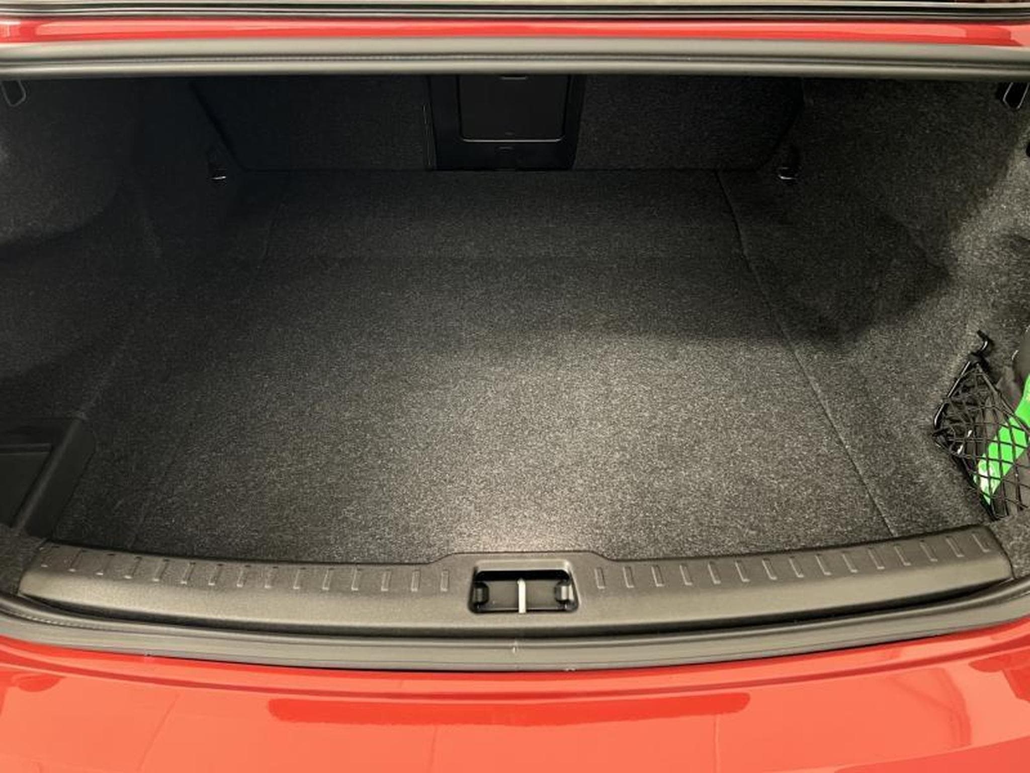 Volvo S60 R-Design (2019) - Photo 18