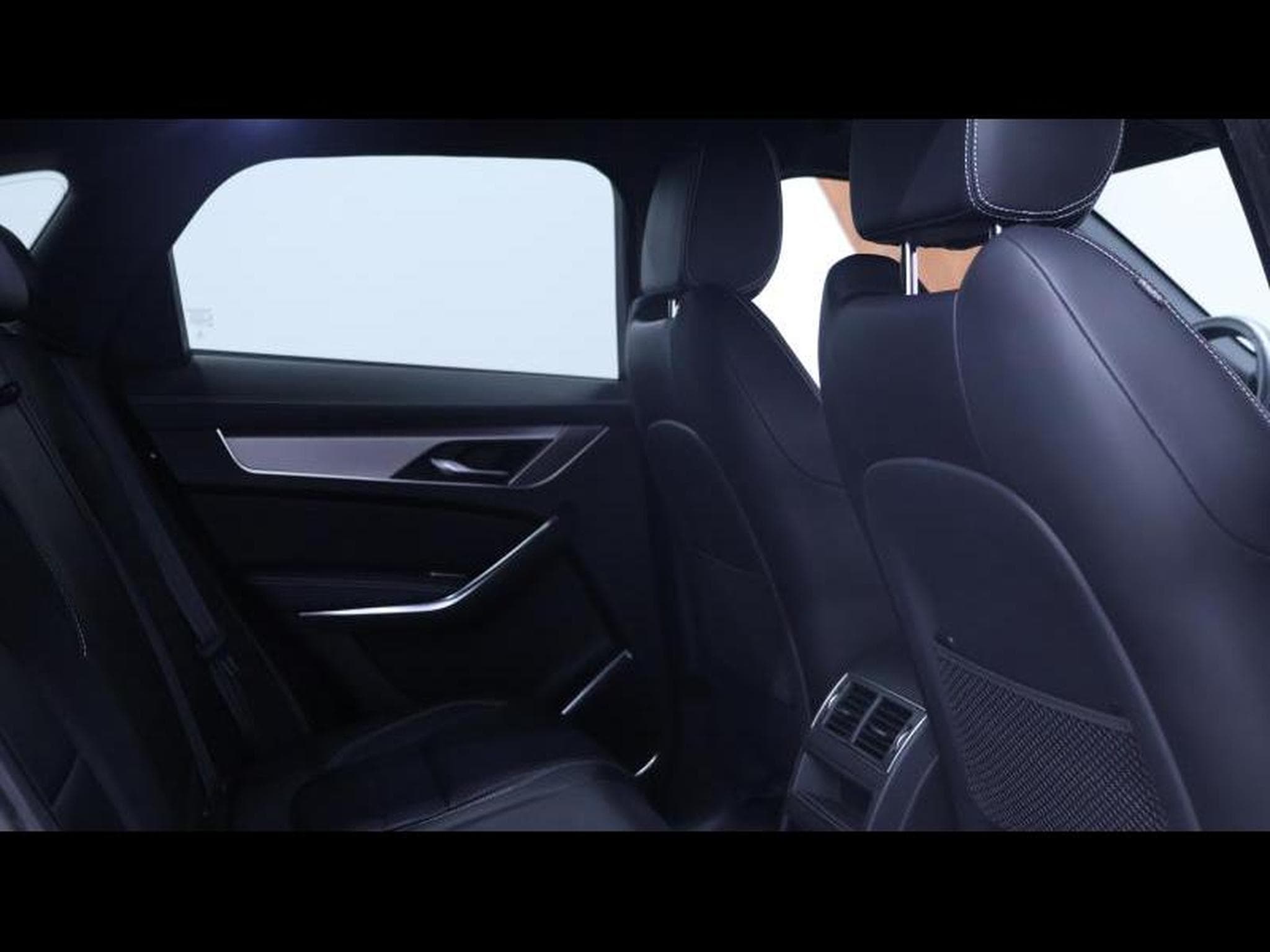 Jaguar F-Pace D165 R-Dynamic S Auto AWD (2021) - Foto 11