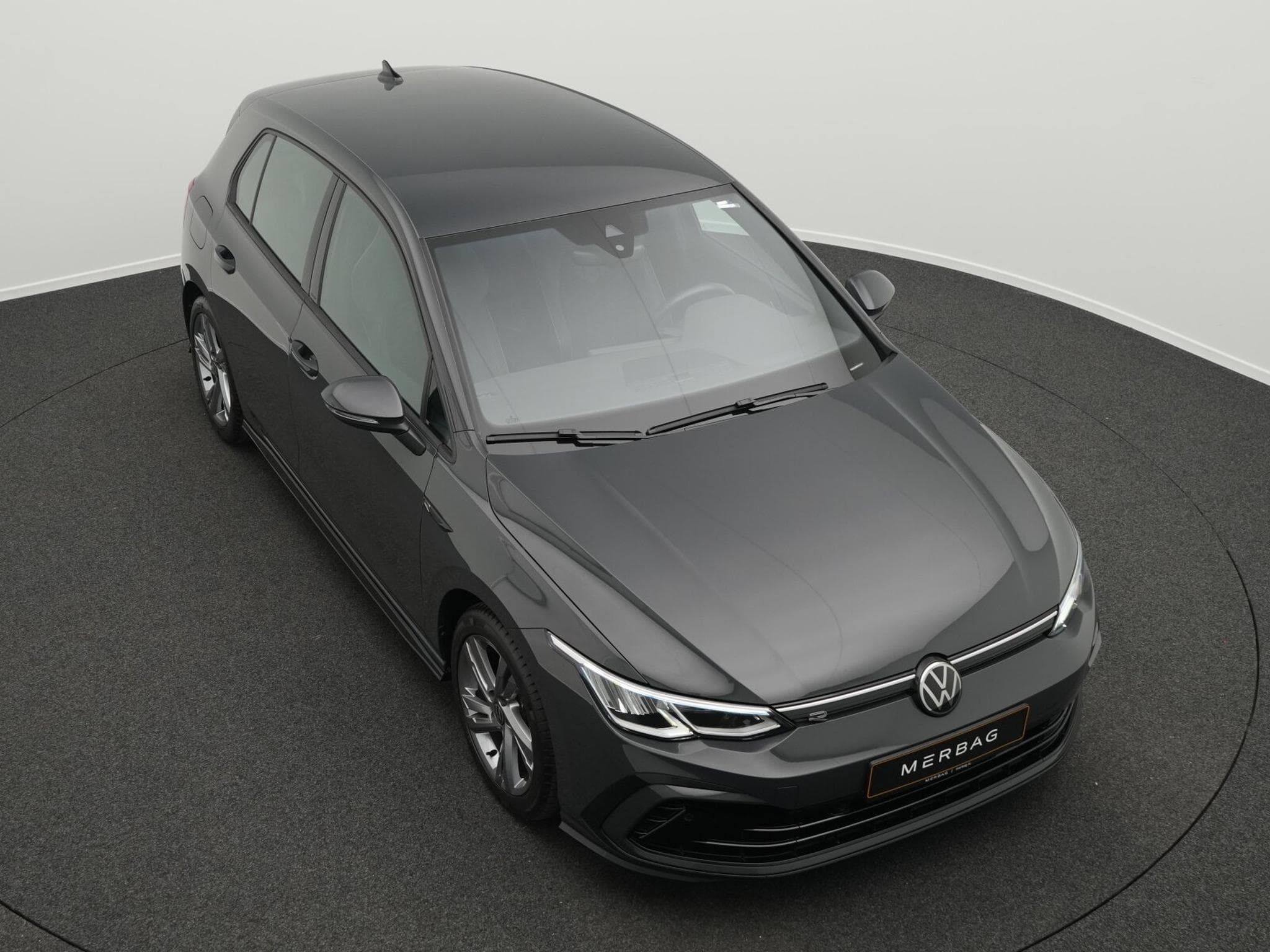 VW Golf VIII 1.5 eTSI R-Line (2024) - Foto 12