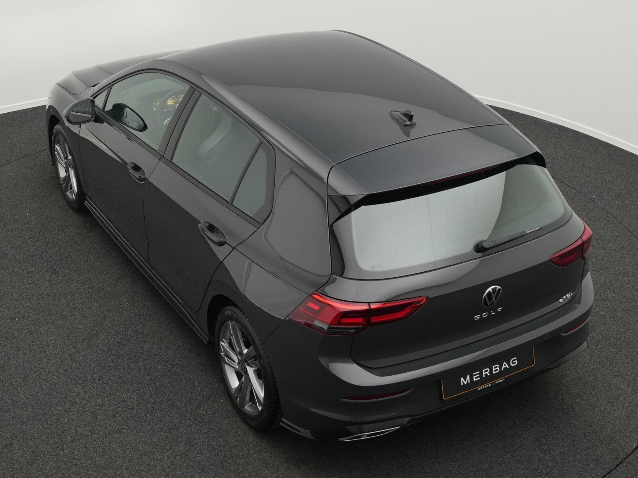 VW Golf VIII 1.5 eTSI R-Line (2024) - Foto 13