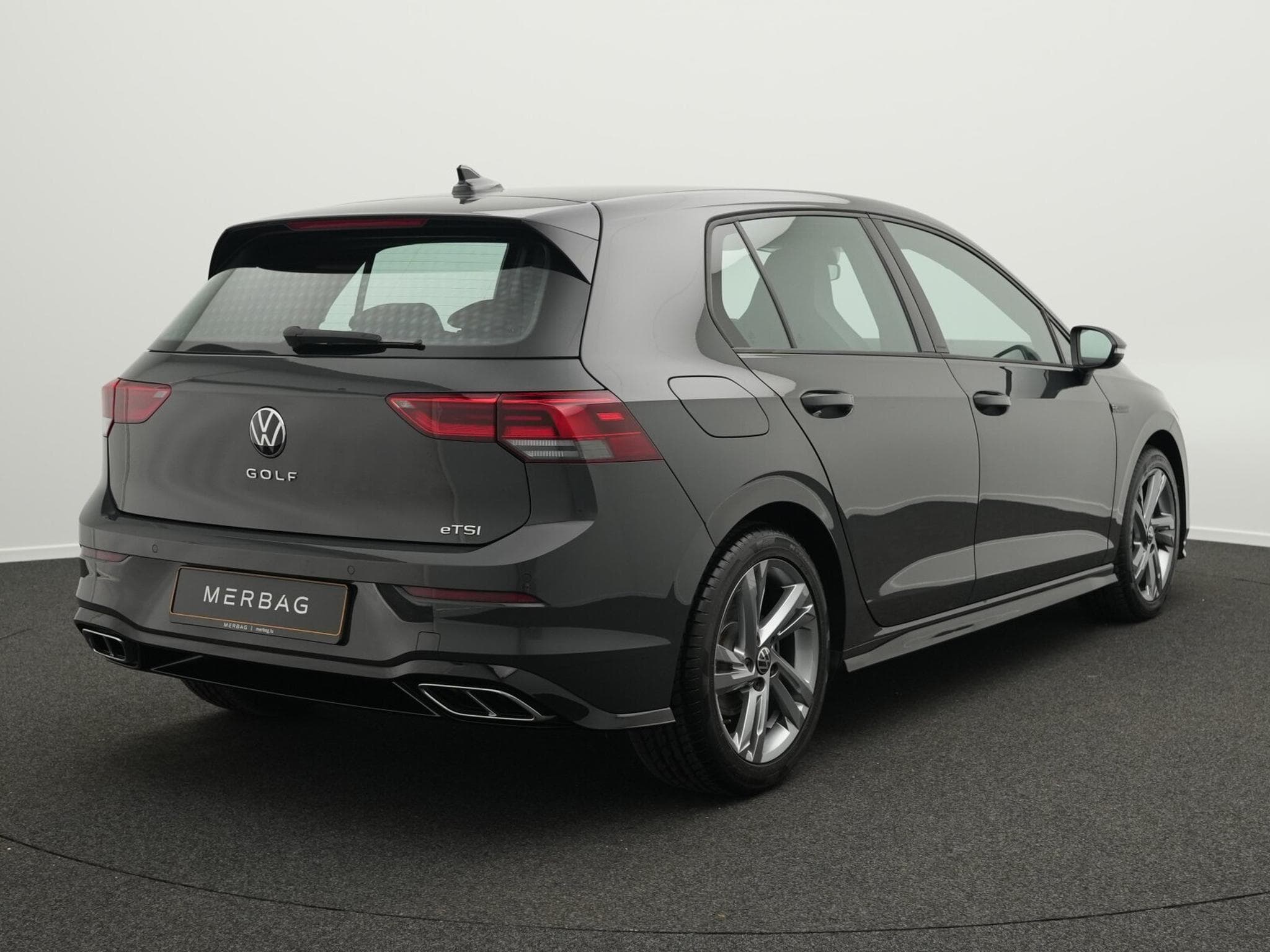 VW Golf VIII 1.5 eTSI R-Line (2024) - Foto 3