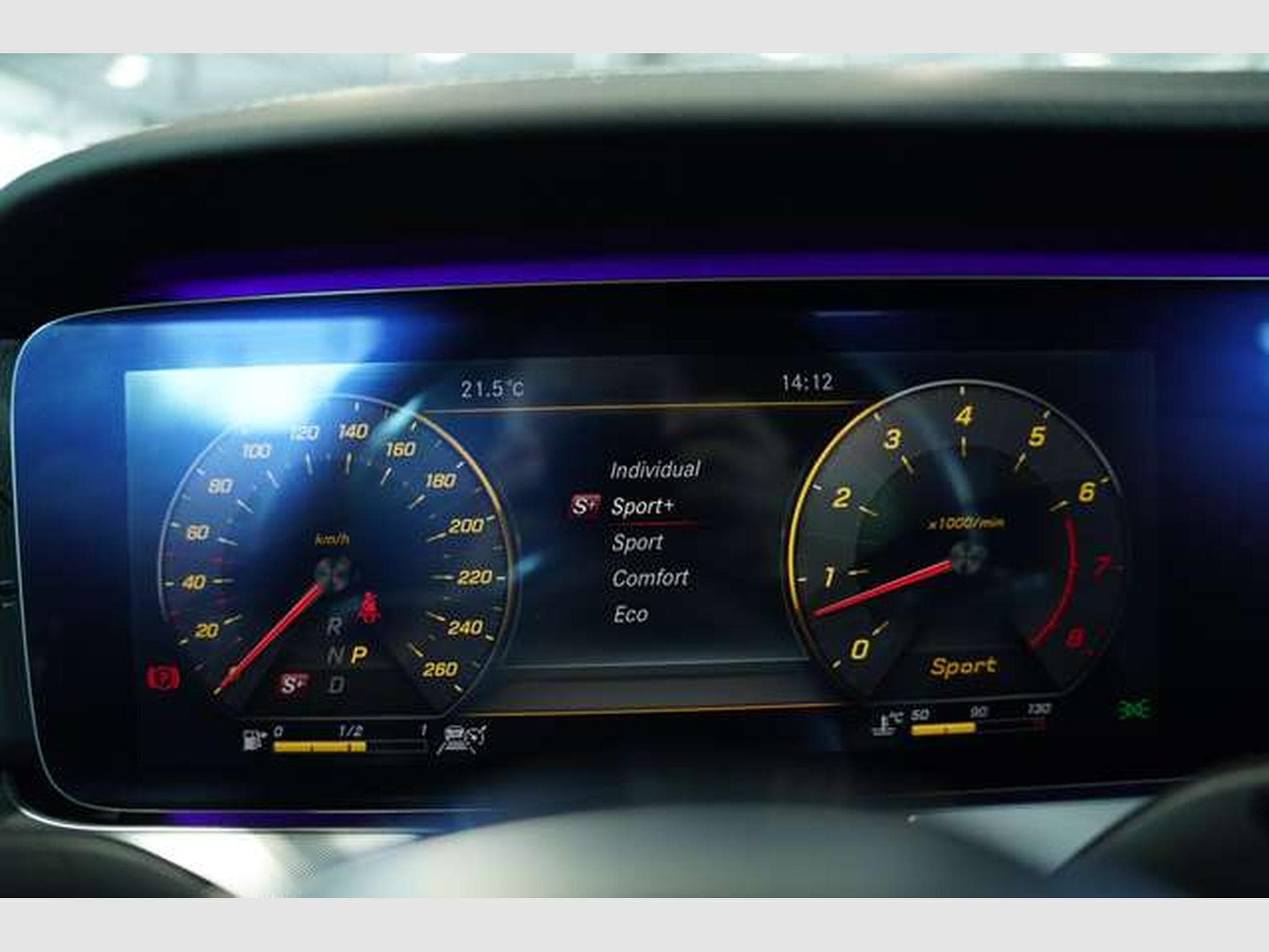 Mercedes E 450 4M Coupe AMG Line *19 *Pano *H-UP *BURM (2018) - Photo 36