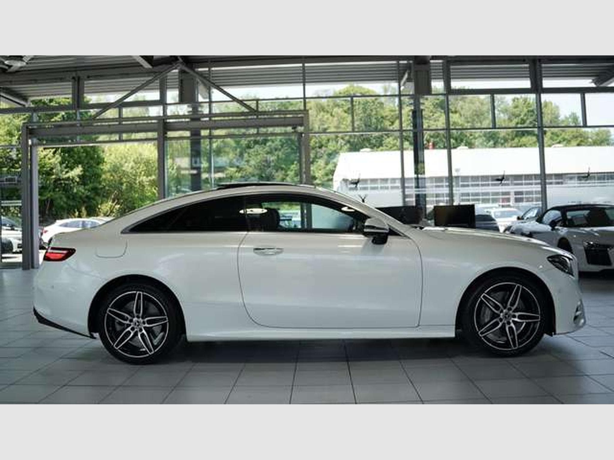 Mercedes E 450 4M Coupe AMG Line *19 *Pano *H-UP *BURM (2018) - Photo 6