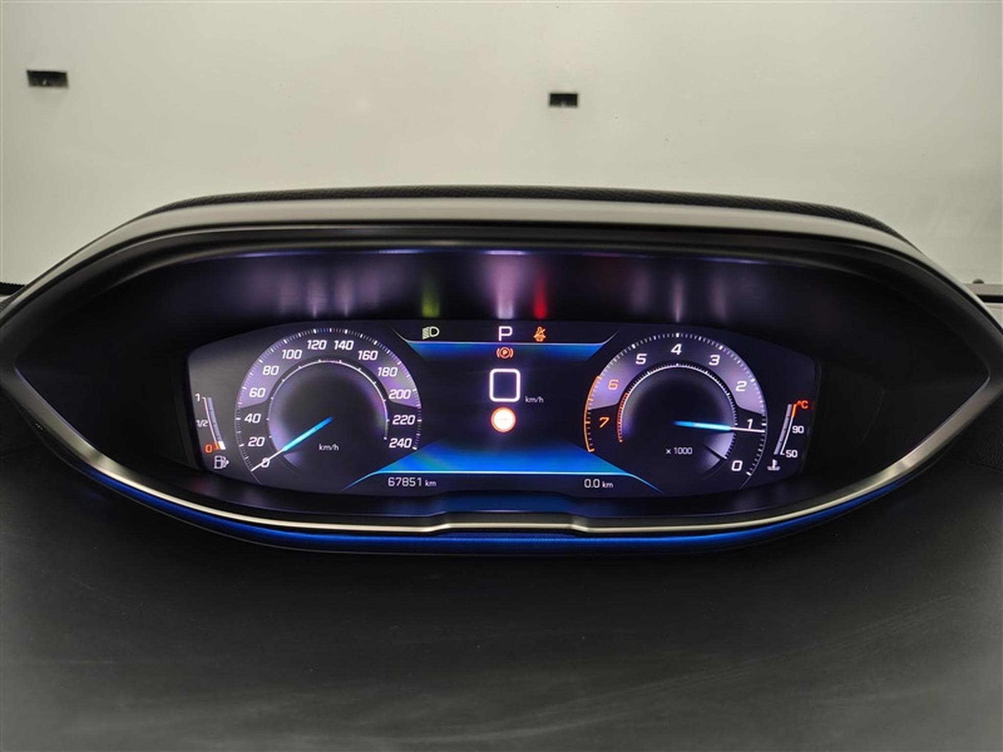 Peugeot 5008 1.2 PureTech 130cv EAT8 Allure Pack 7pl. NAVI / FULL LED (2023) - Photo 10