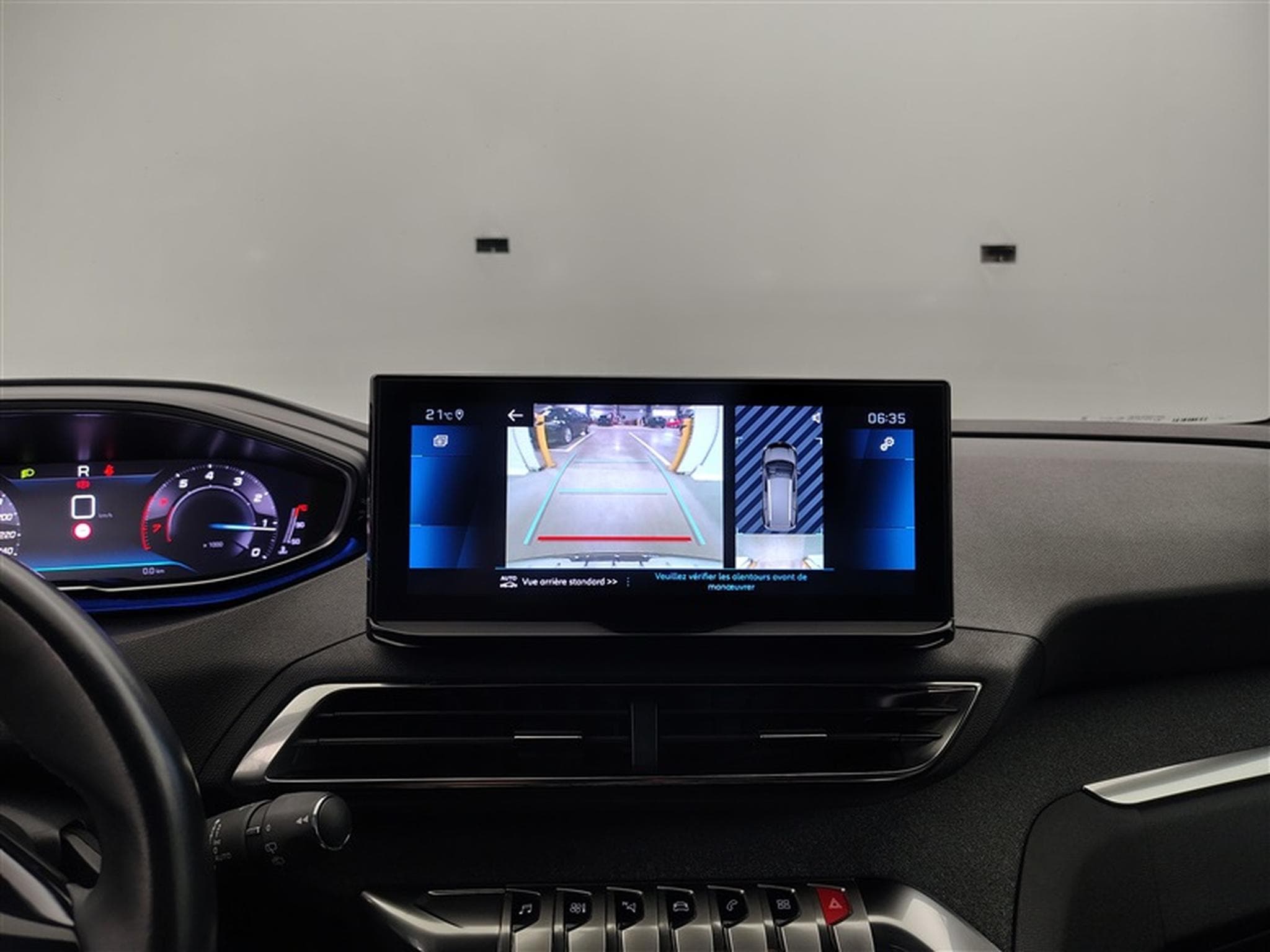 Peugeot 5008 1.2 PureTech 130cv EAT8 Allure Pack 7pl. NAVI / FULL LED (2023) - Photo 17