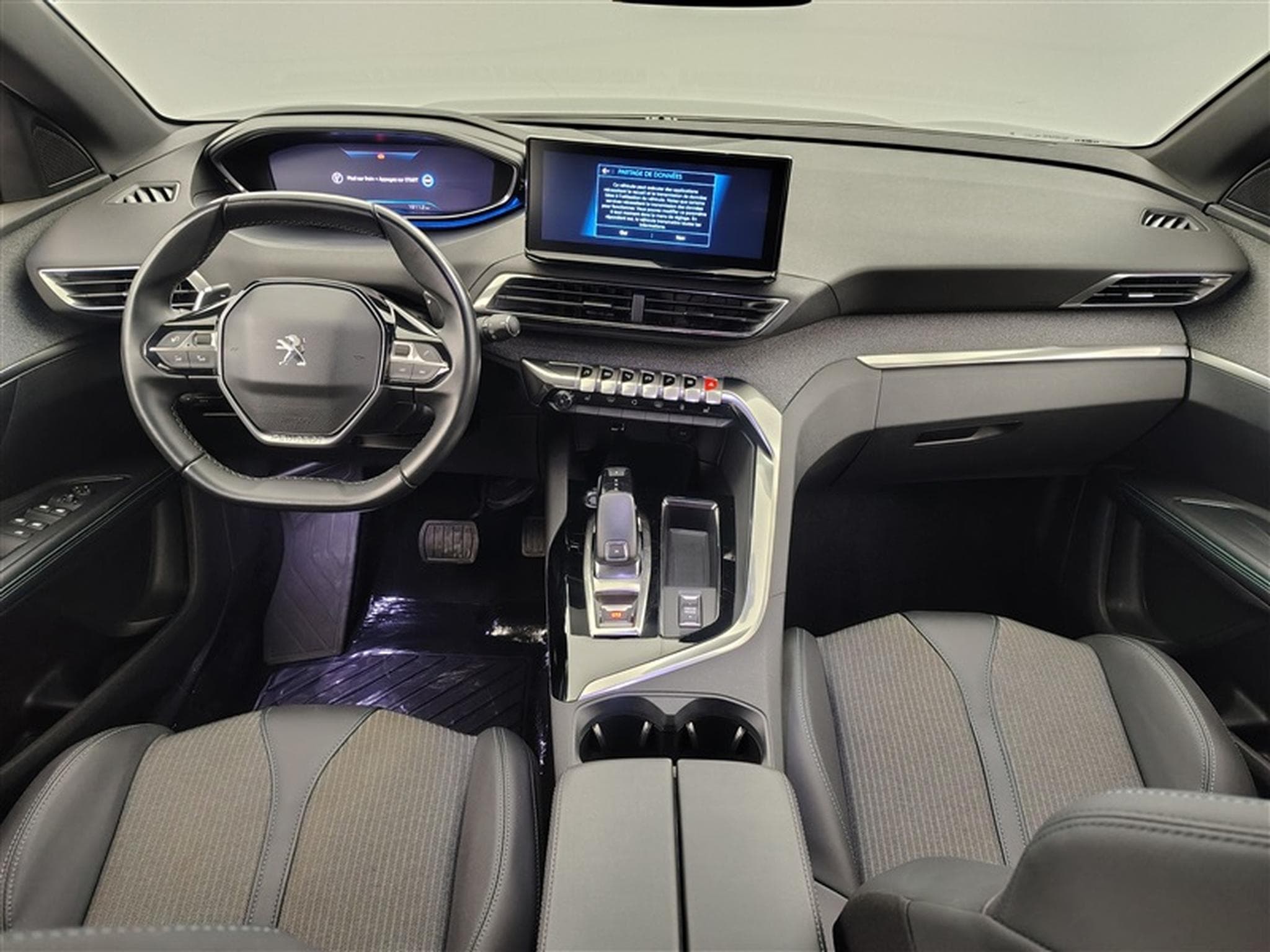 Peugeot 5008 1.2 PureTech 130cv EAT8 Allure Pack 7pl. NAVI / FULL LED (2023) - Photo 8