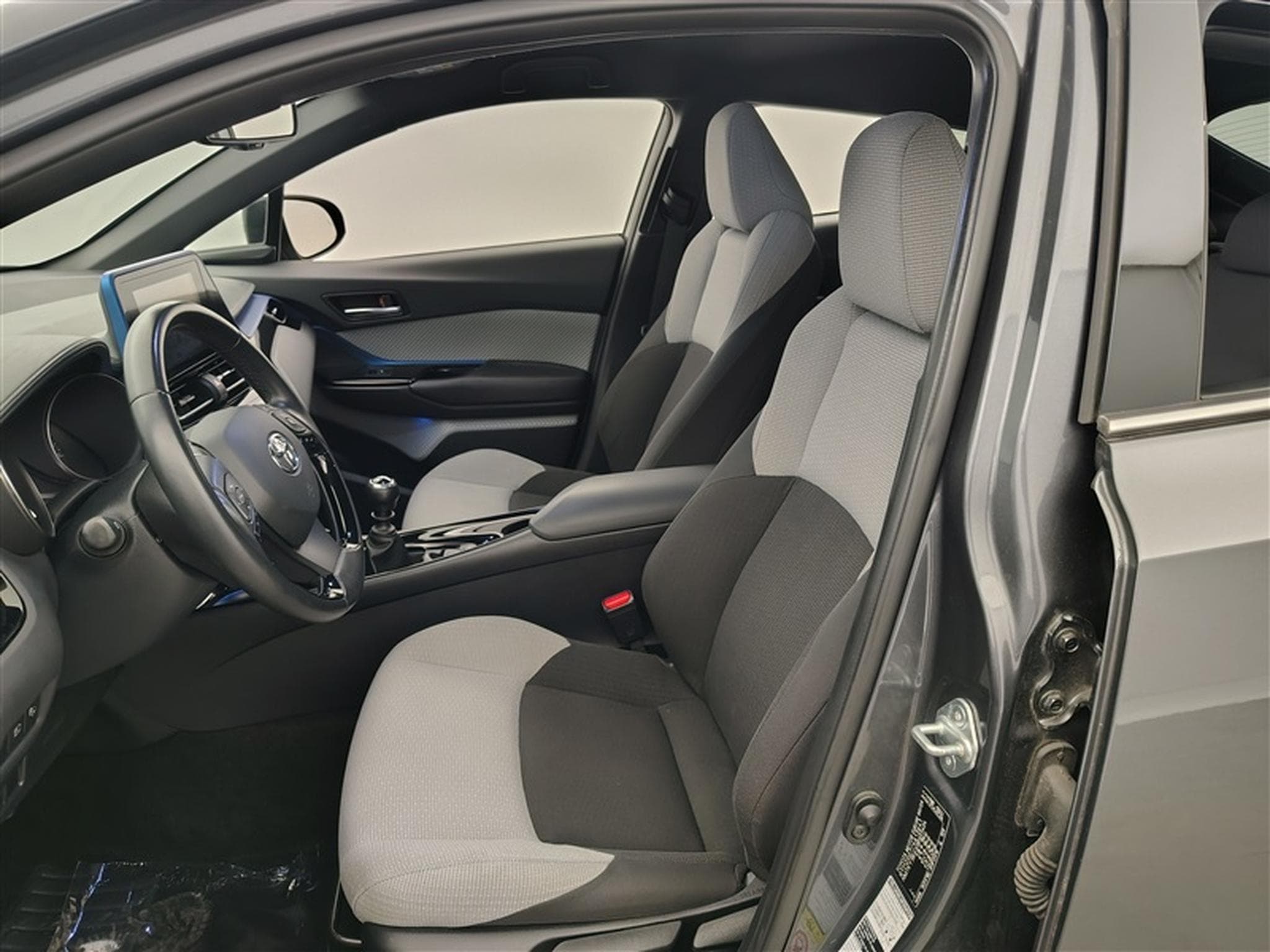 Toyota C-HR 1.2 Turbo 2WD C-Ult/GPS/Caméra/JA 18/PDC avt+arr (2019) - Photo 7