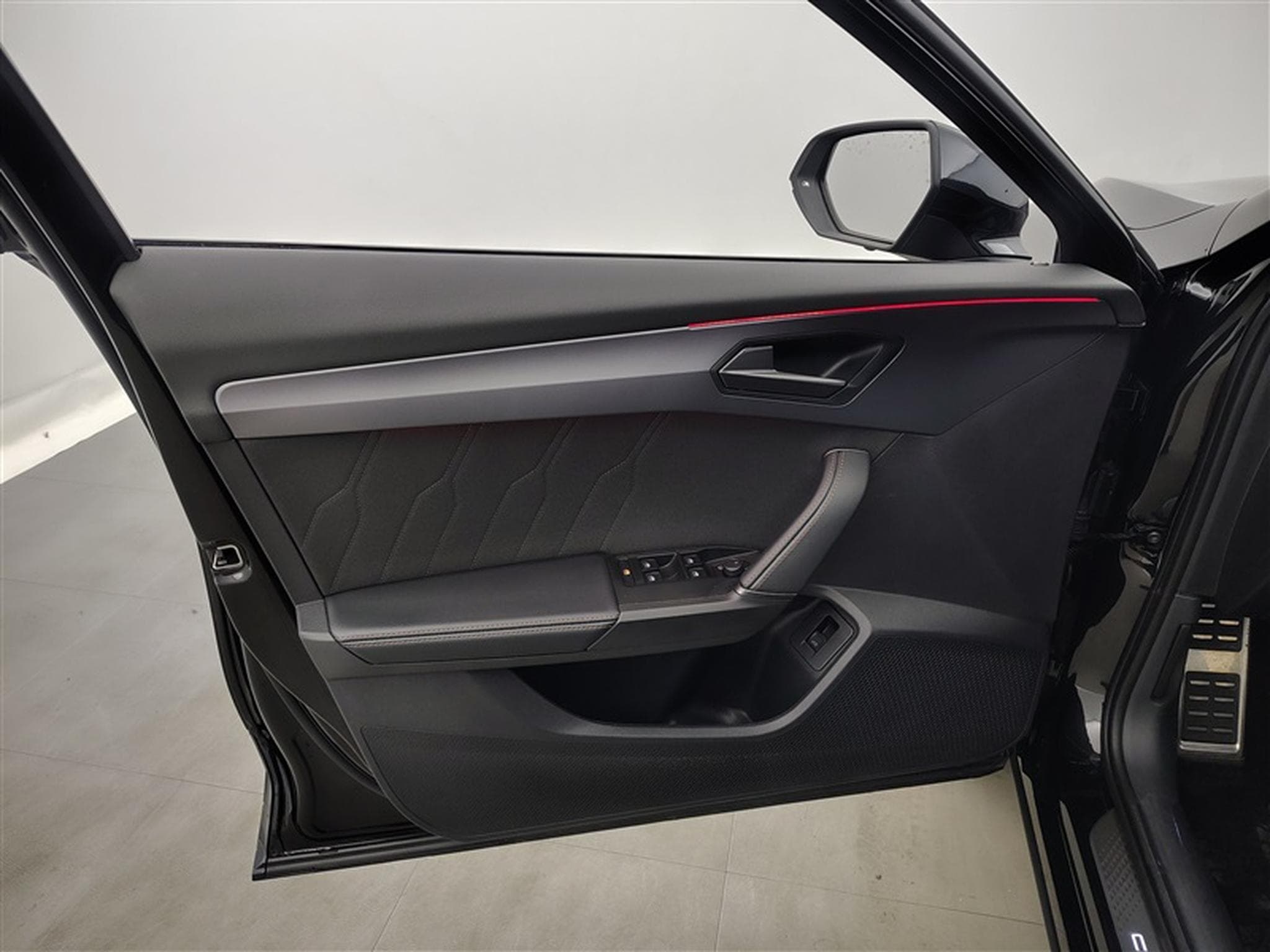 Cupra Formentor 1.5 eTSI MHEV Business DSG (2024) - Photo 16