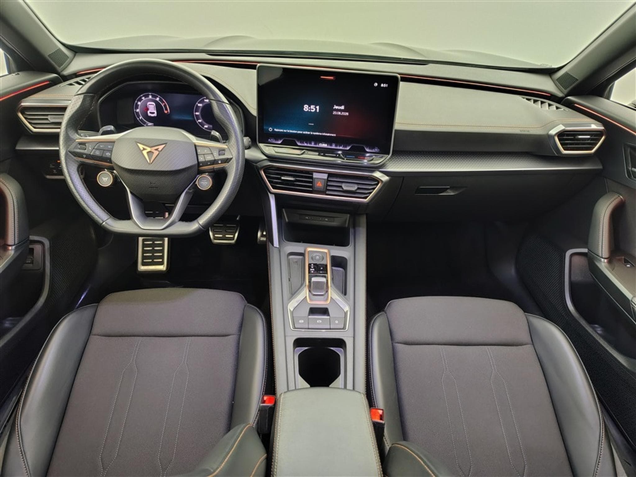Cupra Formentor 1.5 eTSI MHEV Business DSG (2024) - Photo 8