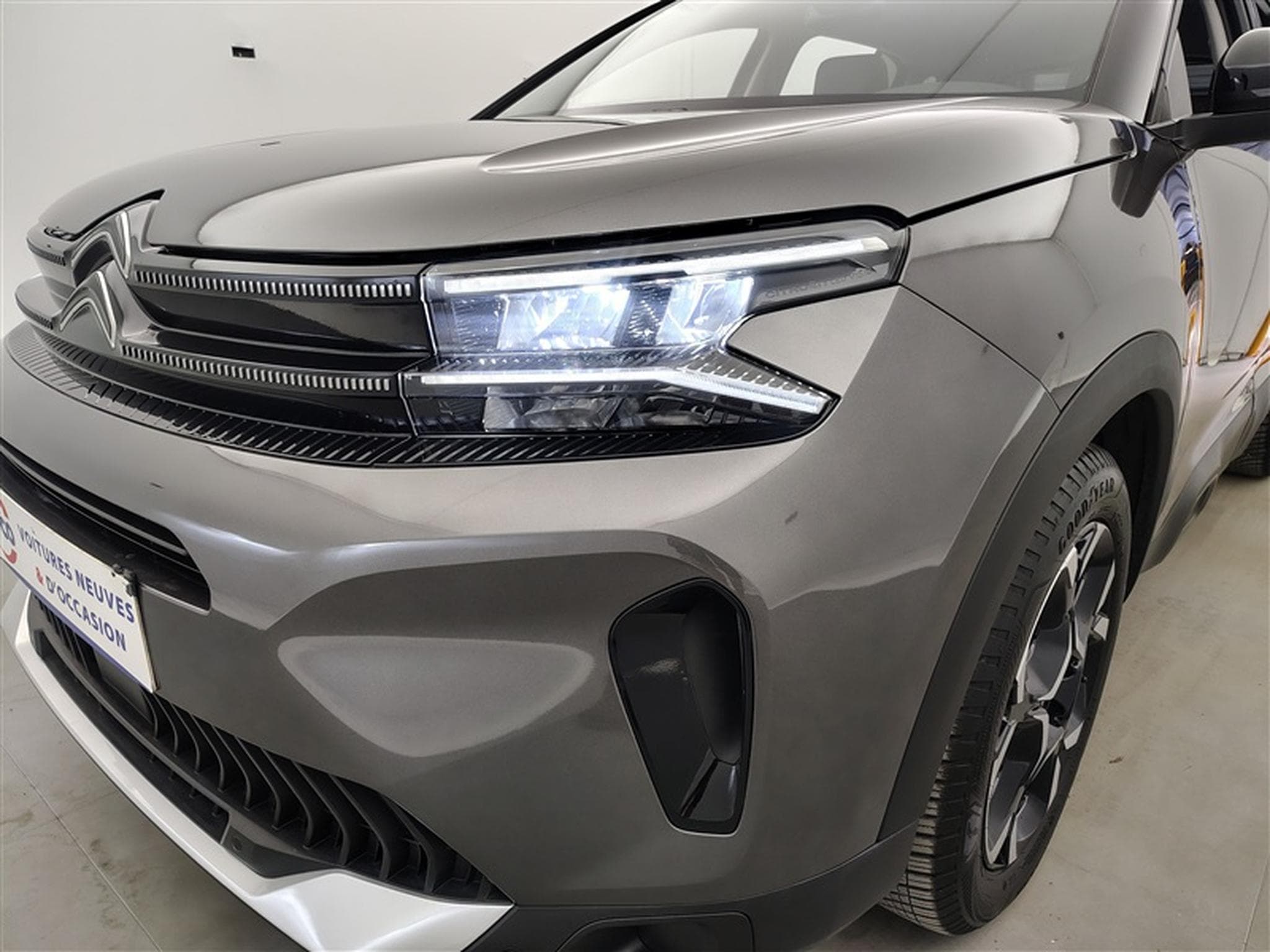 Citroen C5 Aircross 1.5 BlueHDi 130cv EAT8 PLUS NAVI / FULL LED / S-CUIR / JA 19 (2025) - Photo 15