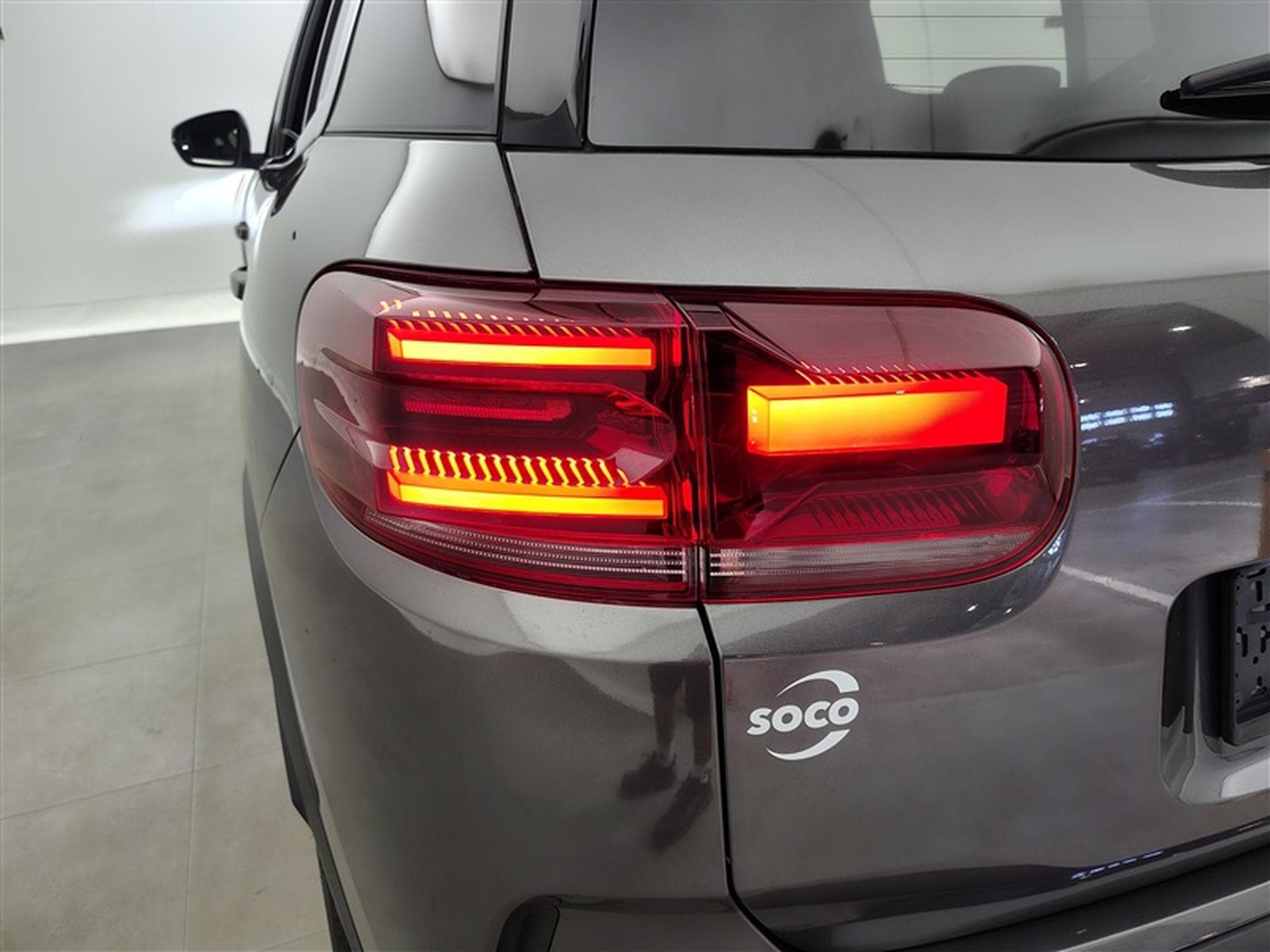 Citroen C5 Aircross 1.5 BlueHDi 130cv EAT8 PLUS NAVI / FULL LED / S-CUIR / JA 19 (2025) - Photo 16