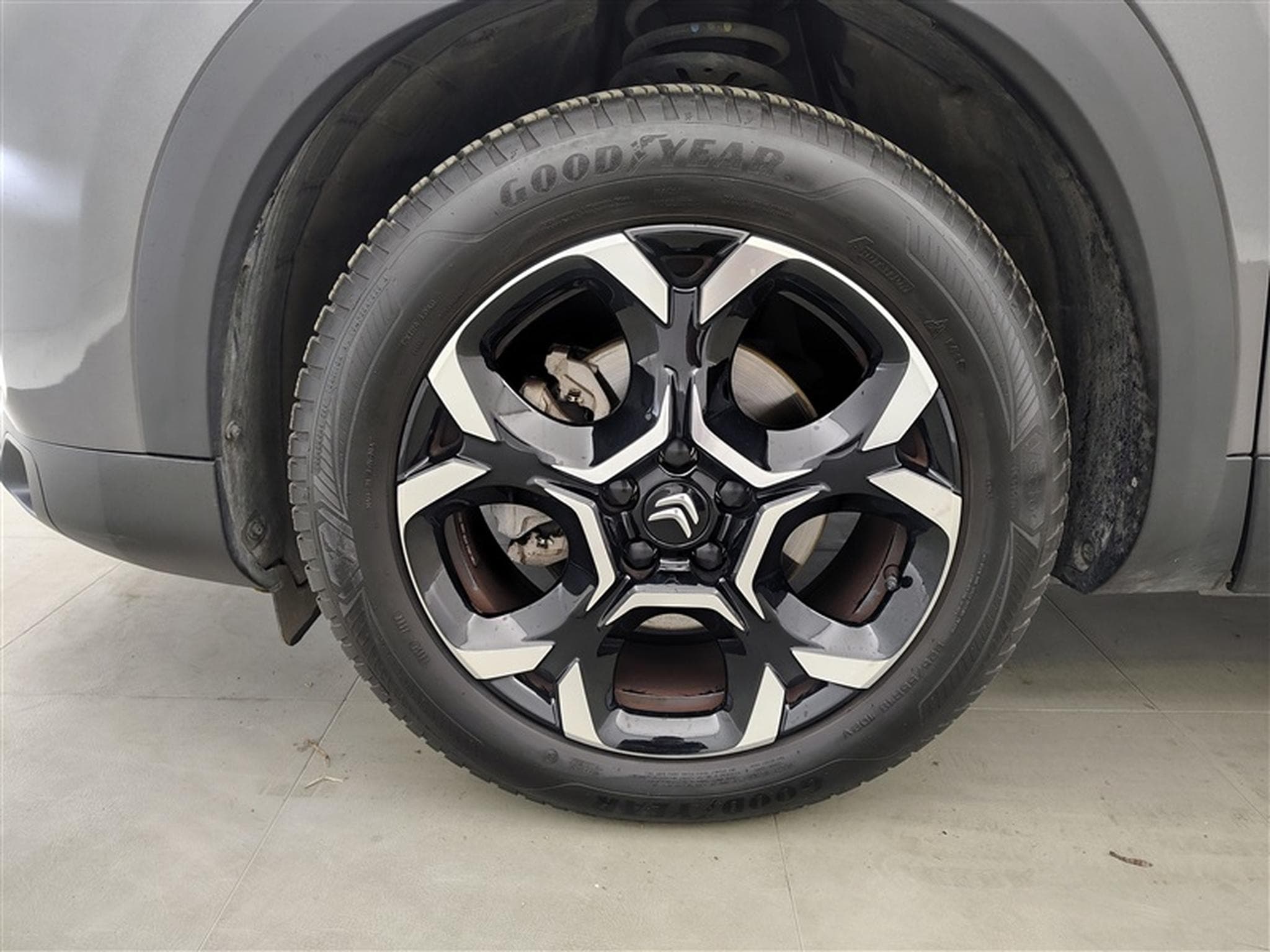 Citroen C5 Aircross 1.5 BlueHDi 130cv EAT8 PLUS NAVI / FULL LED / S-CUIR / JA 19 (2025) - Photo 6