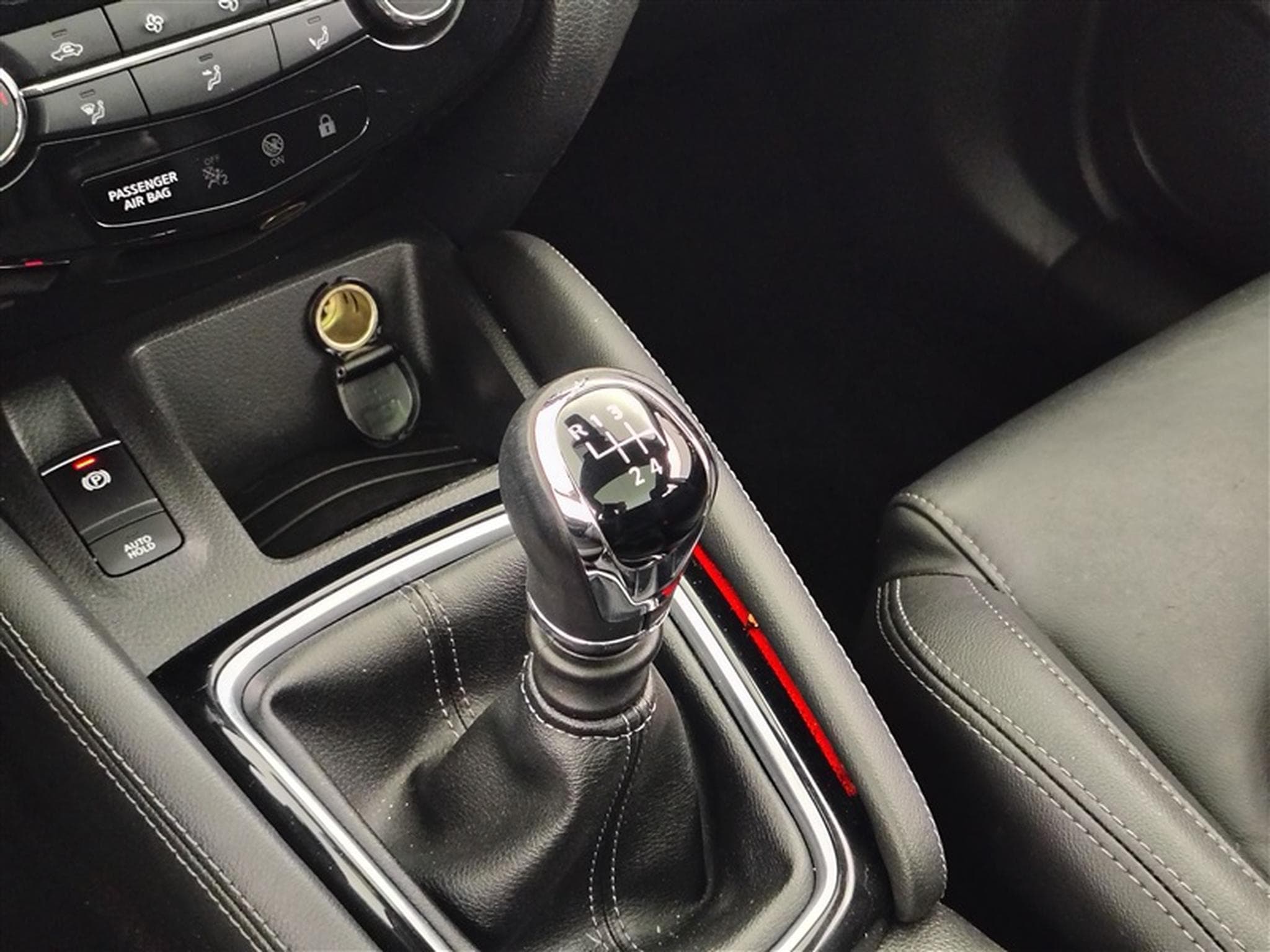 Nissan Qashqai 1.3 DIG-T N-Connecta (2019) - Photo 12