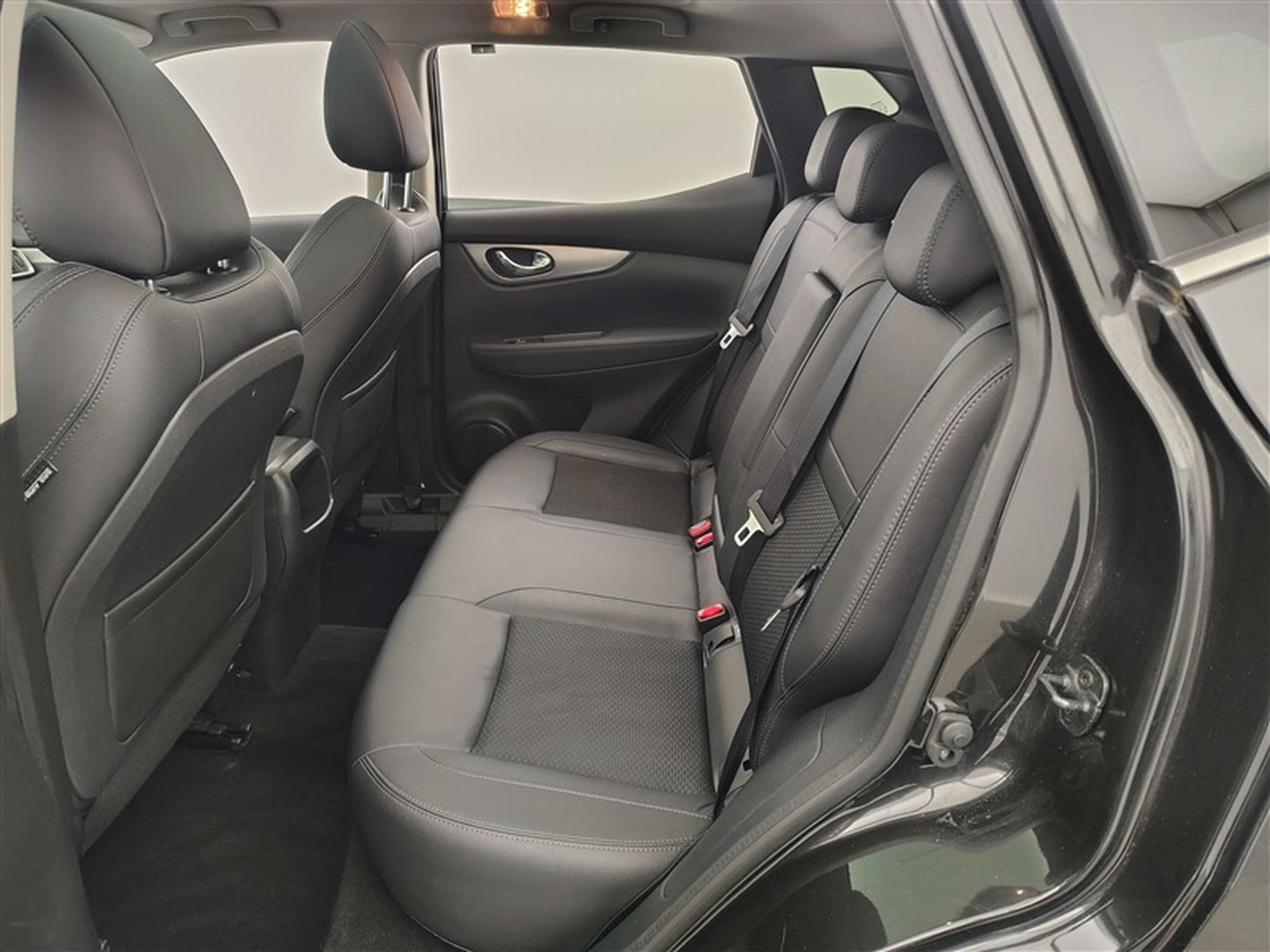 Nissan Qashqai 1.3 DIG-T N-Connecta (2019) - Photo 13