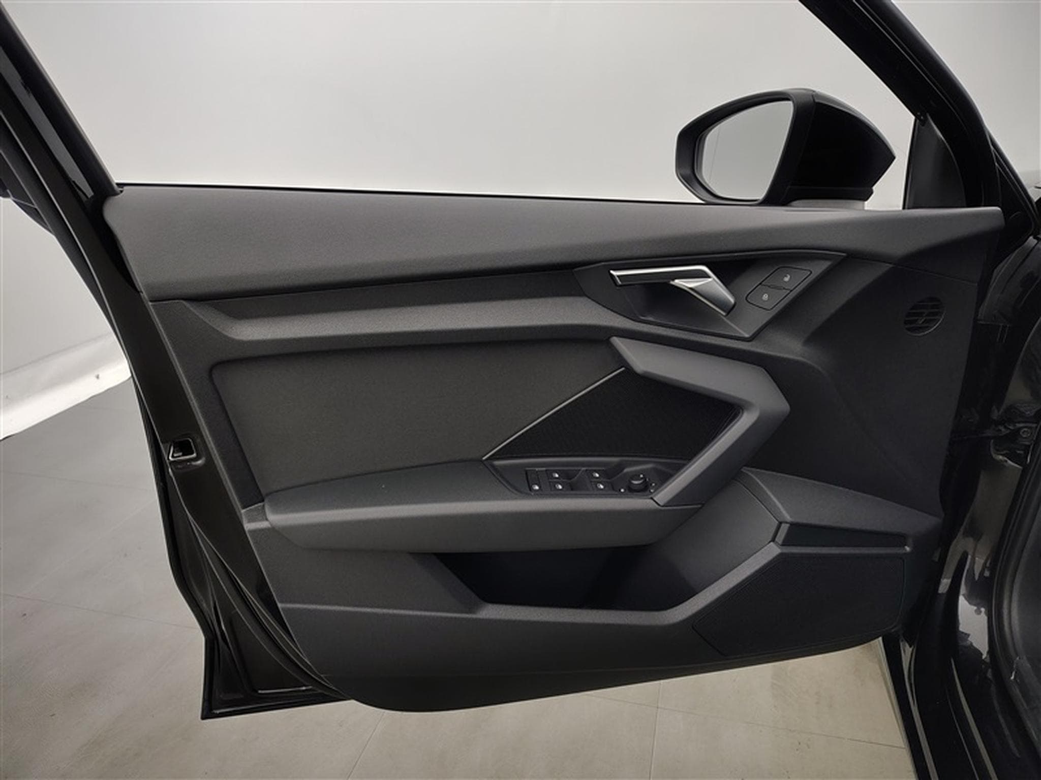 Audi A3 30 TFSI Navi Cockpit / Led / PDC / Pano (2023) - Photo 16