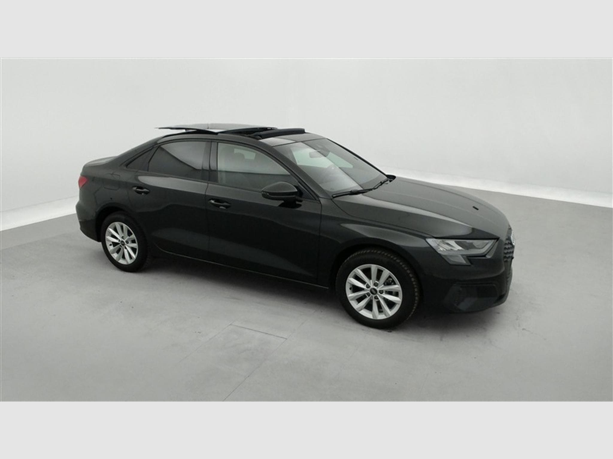 Audi A3 30 TFSI Navi Cockpit / Led / PDC / Pano (2023) - Photo 23