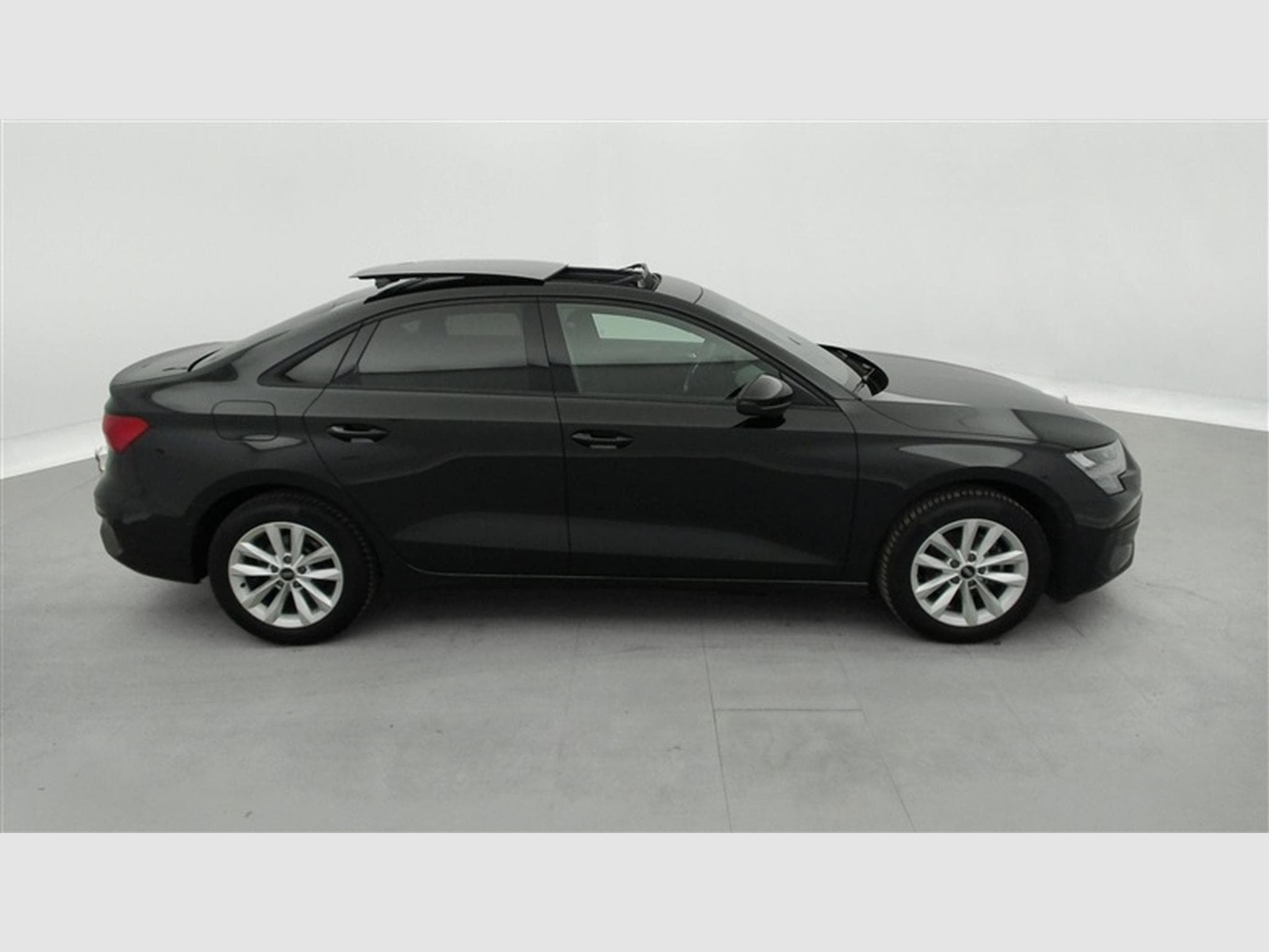 Audi A3 30 TFSI Navi Cockpit / Led / PDC / Pano (2023) - Photo 24