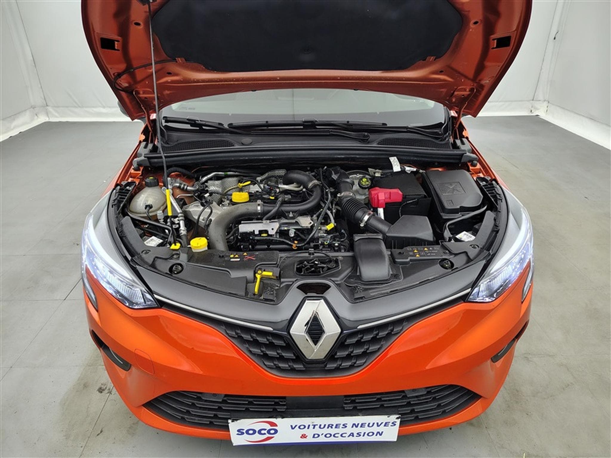 Renault Clio 1.0 TCe Evolution GPF (2023) - Photo 17