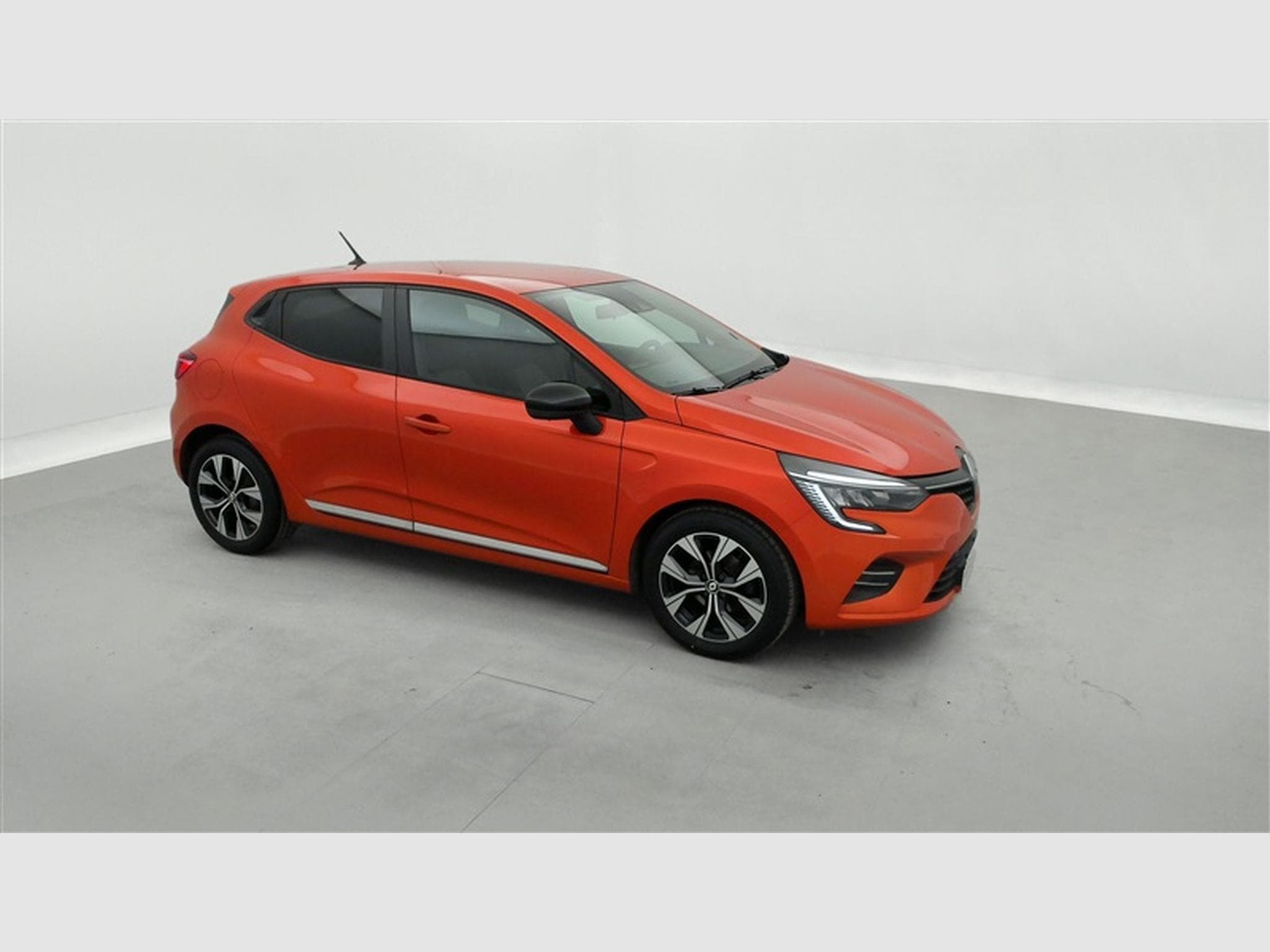 Renault Clio 1.0 TCe Evolution GPF (2023) - Photo 21