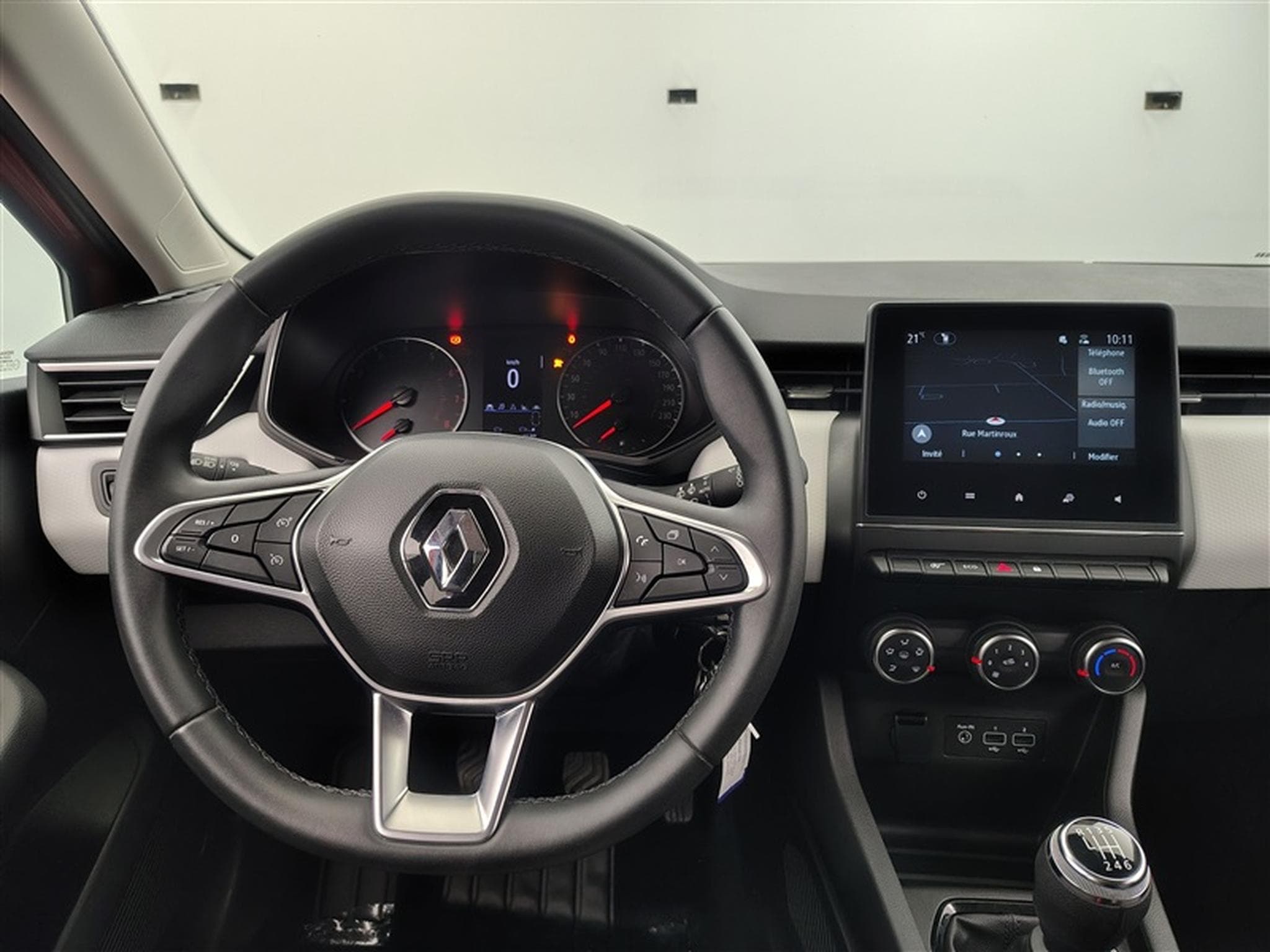 Renault Clio 1.0 TCe Evolution GPF (2023) - Photo 9