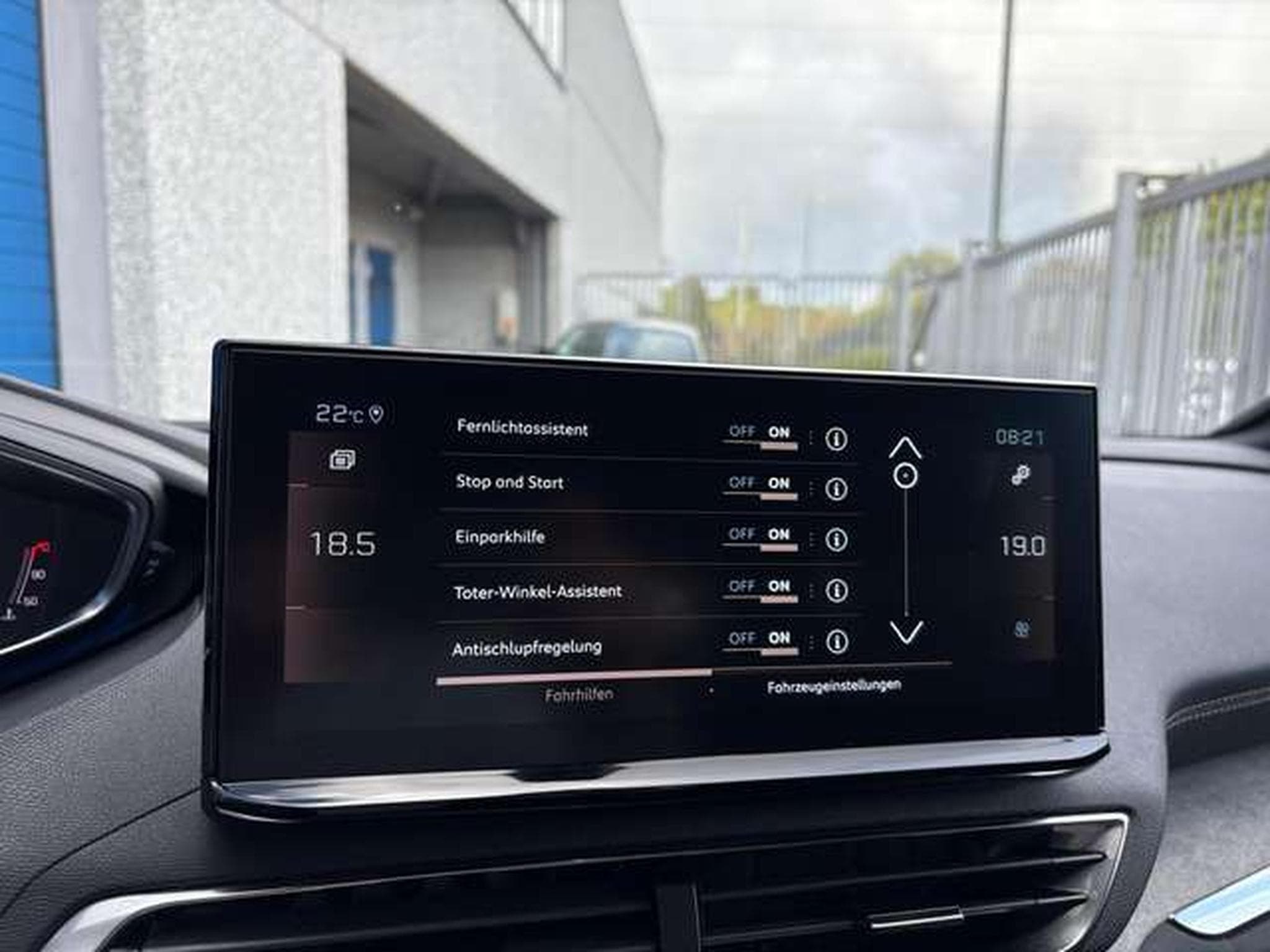 Peugeot 5008 5008 Hybrid 136 e-DSC GT (2024) - Foto 10