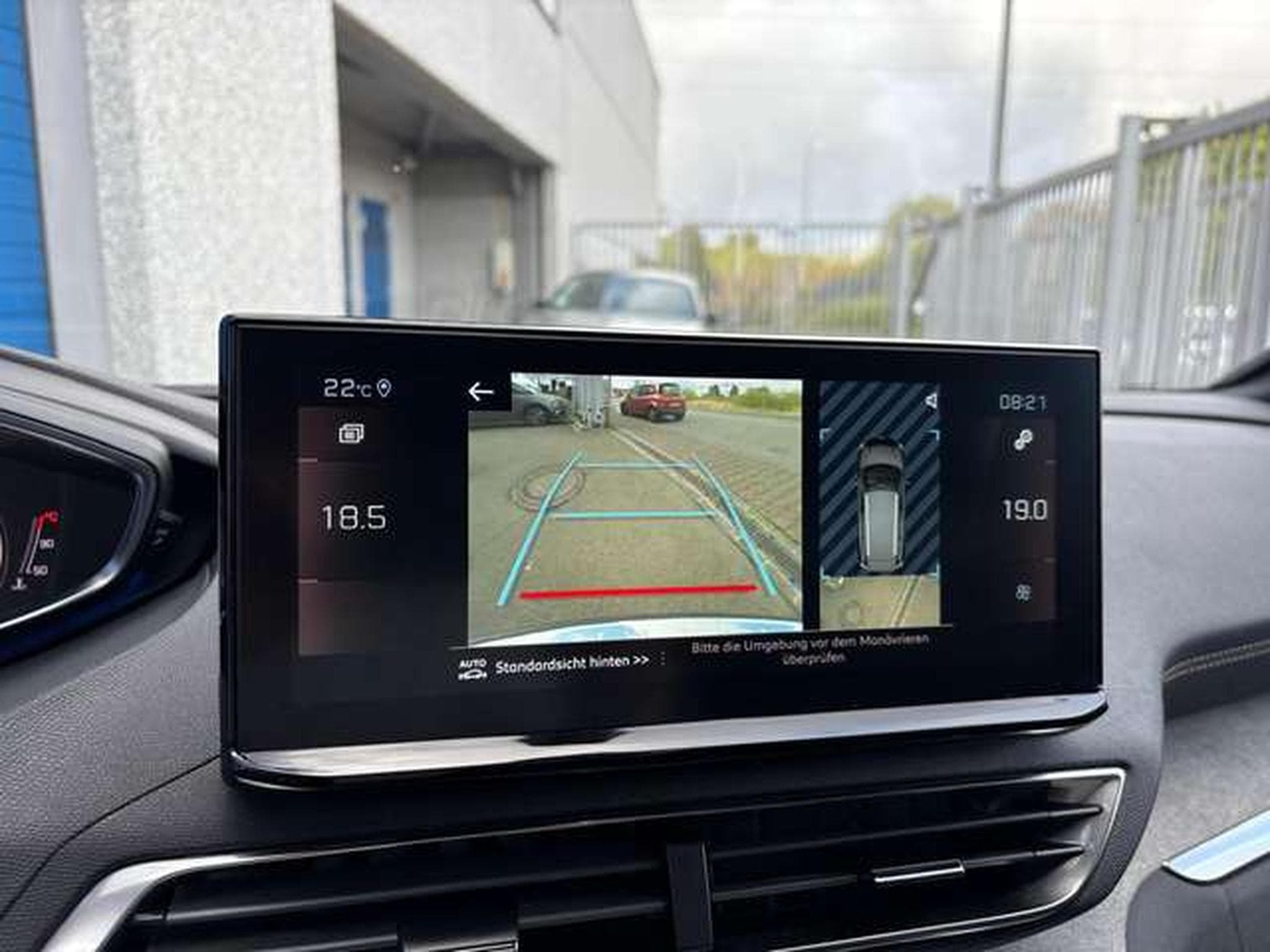 Peugeot 5008 5008 Hybrid 136 e-DSC GT (2024) - Foto 11